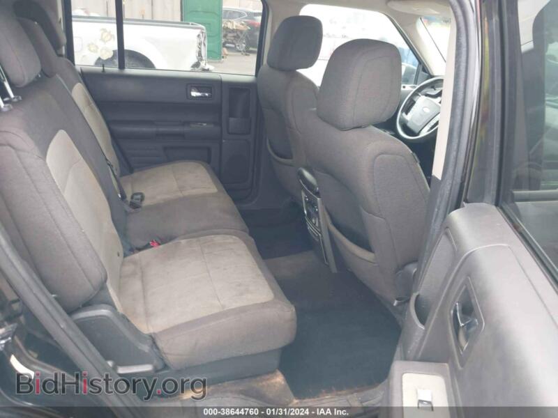 2011 Ford FLEX (VIN 2FMGK5BCXBBD03765) — фото 8 из 17