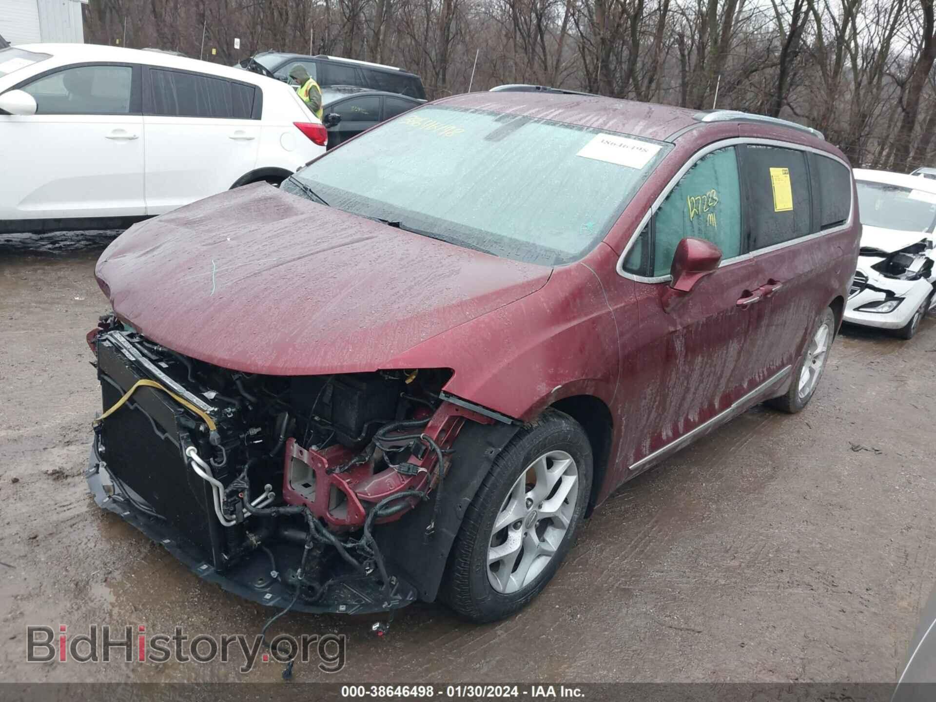 2017 CHRYSLER PACIFICA - VIN: 2C4RC1EG3HR555052 - Photo 2