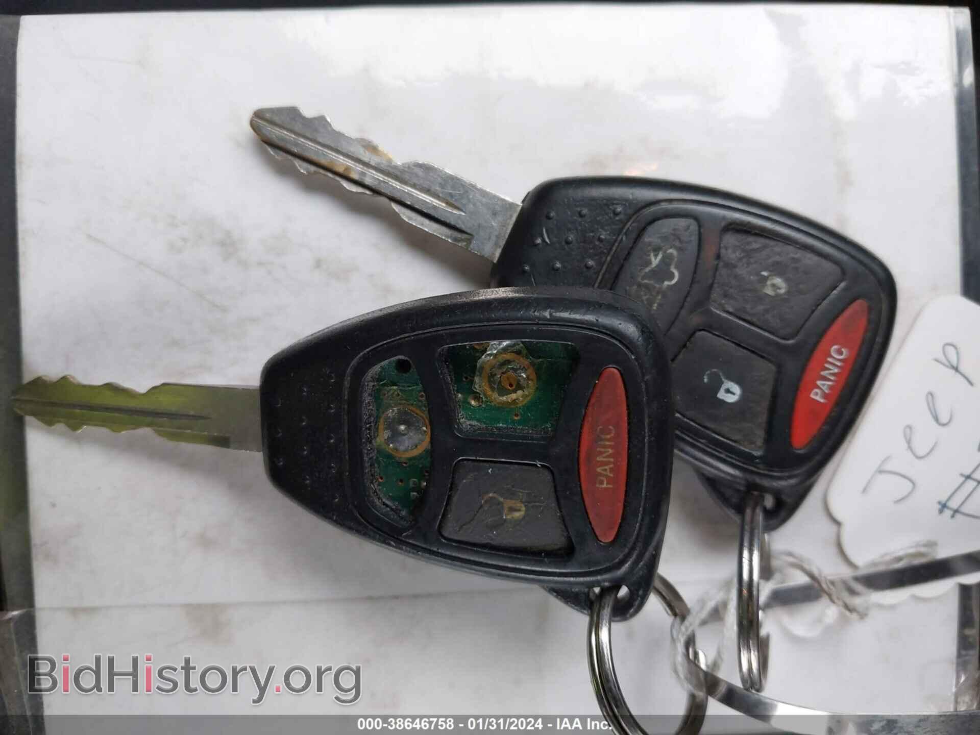 2006 JEEP COMMANDER - VIN: 1J8HH48K06C226421 - Photo 11