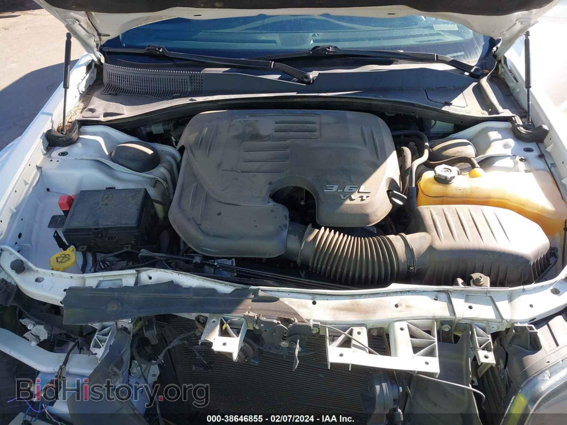 2017 CHRYSLER 300 - VIN: 2C3CCABG3HH565360 - Фото 10