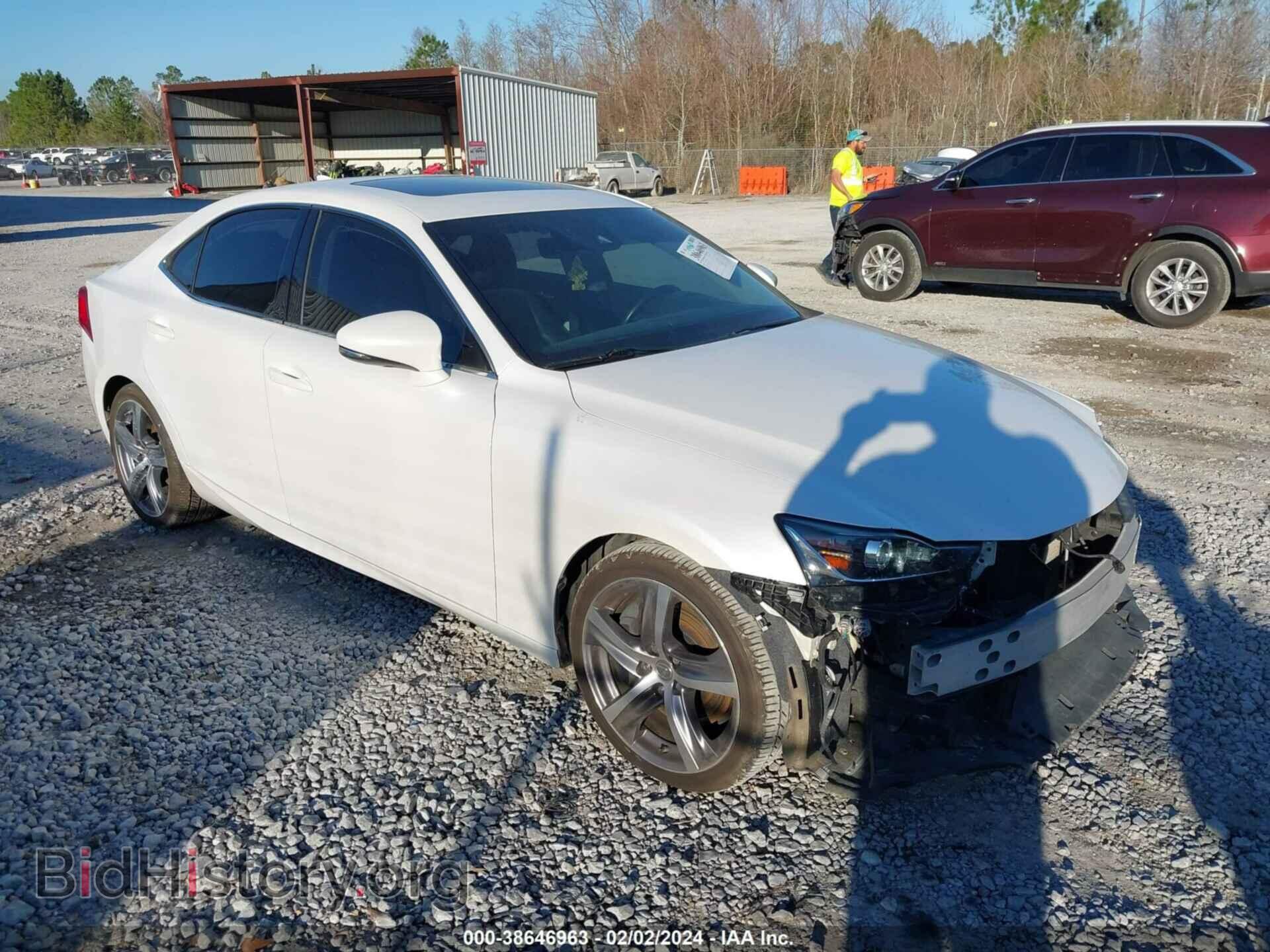 Photo JTHBA1D24H5041235 - LEXUS IS 200T 2017