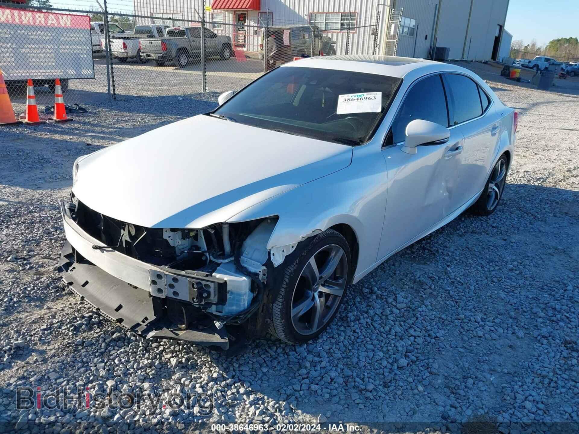 2017 LEXUS IS 200T - VIN: JTHBA1D24H5041235 - Фото 2