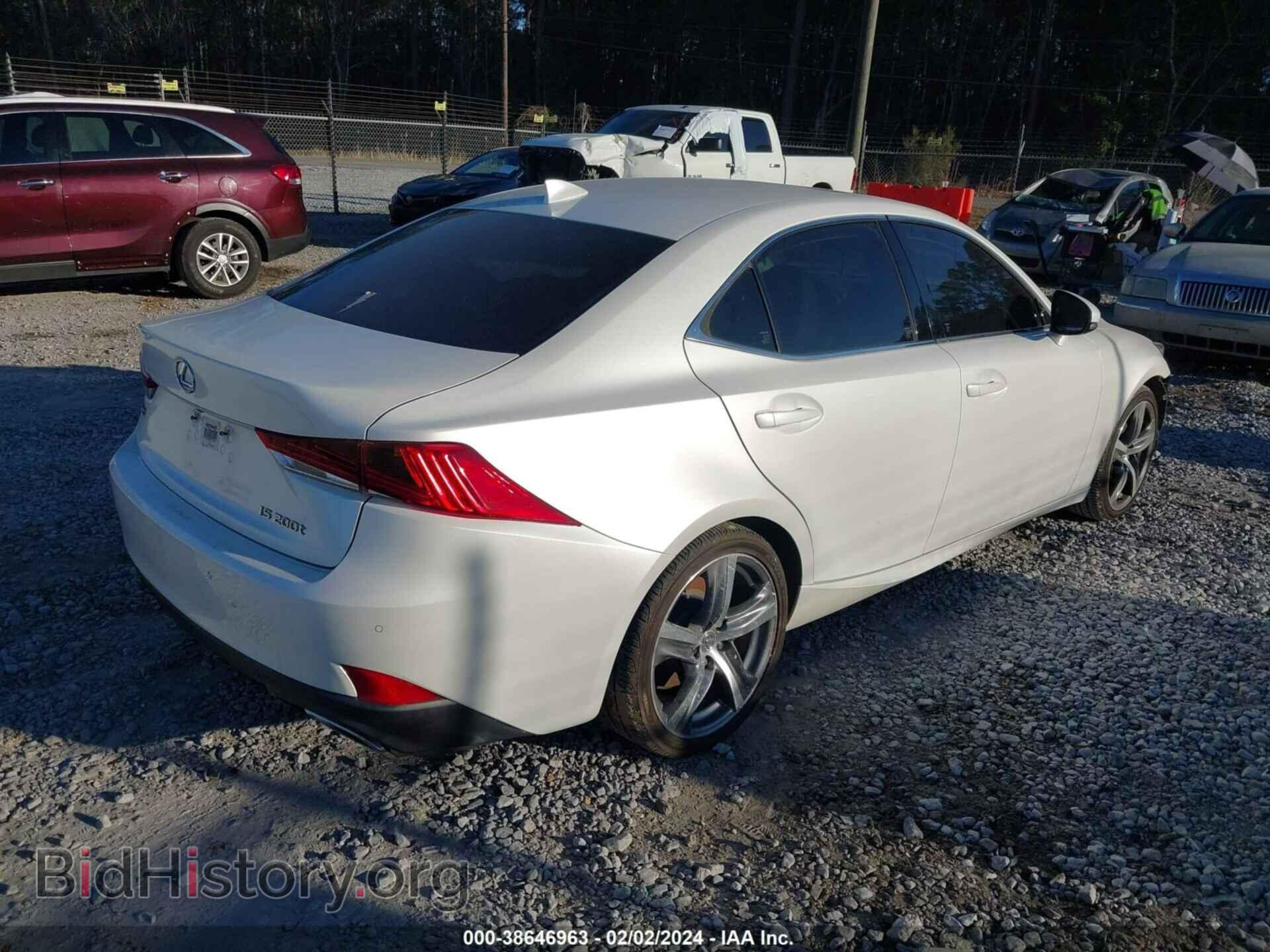 2017 LEXUS IS 200T - VIN: JTHBA1D24H5041235 - Фото 4
