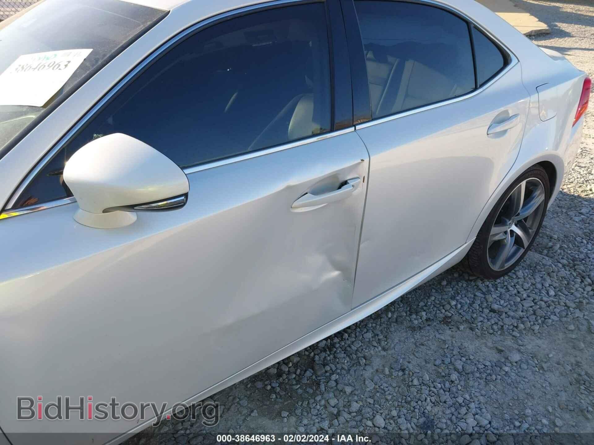 2017 LEXUS IS 200T - VIN: JTHBA1D24H5041235 - Фото 6