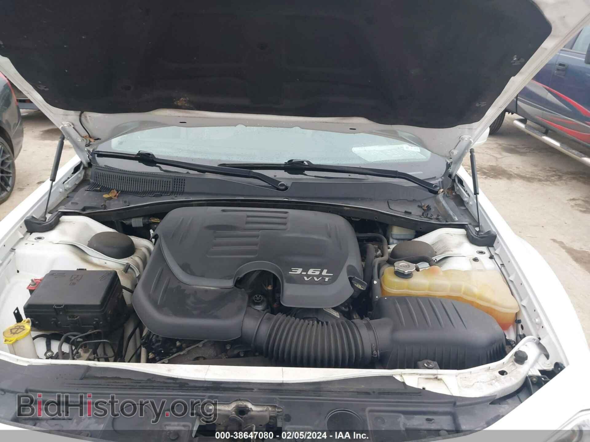 2014 CHRYSLER 300 - VIN: 2C3CCARGXEH176300 - Фото 10