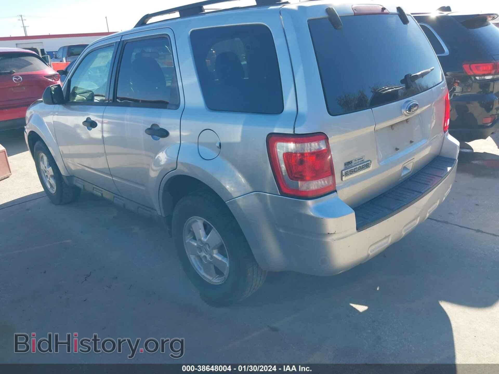 2010 FORD ESCAPE - VIN: 1FMCU0C73AKD21882 - Фото 3