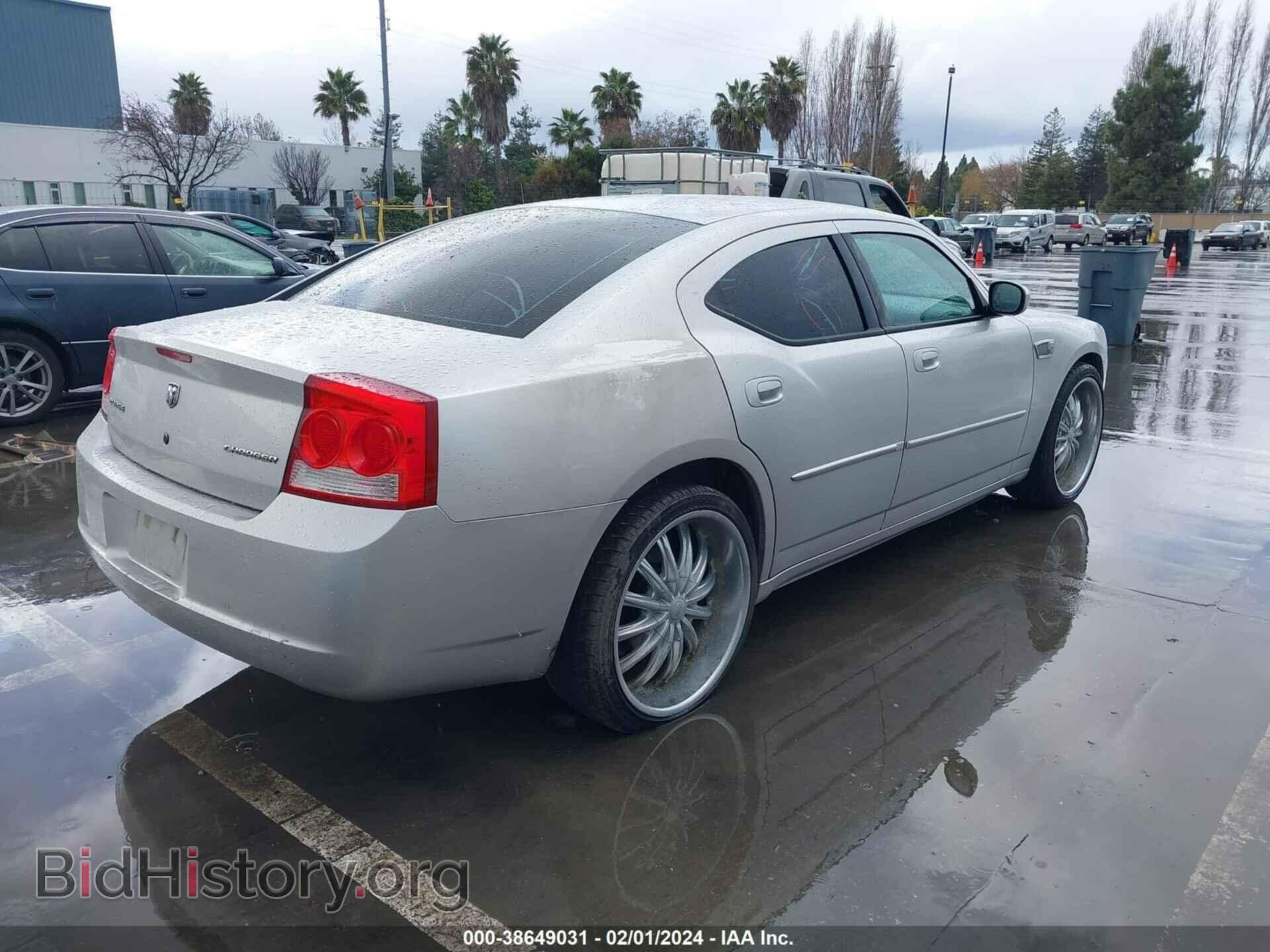 2010 DODGE CHARGER - VIN: 2B3CA4CD0AH237747 - Фото 4