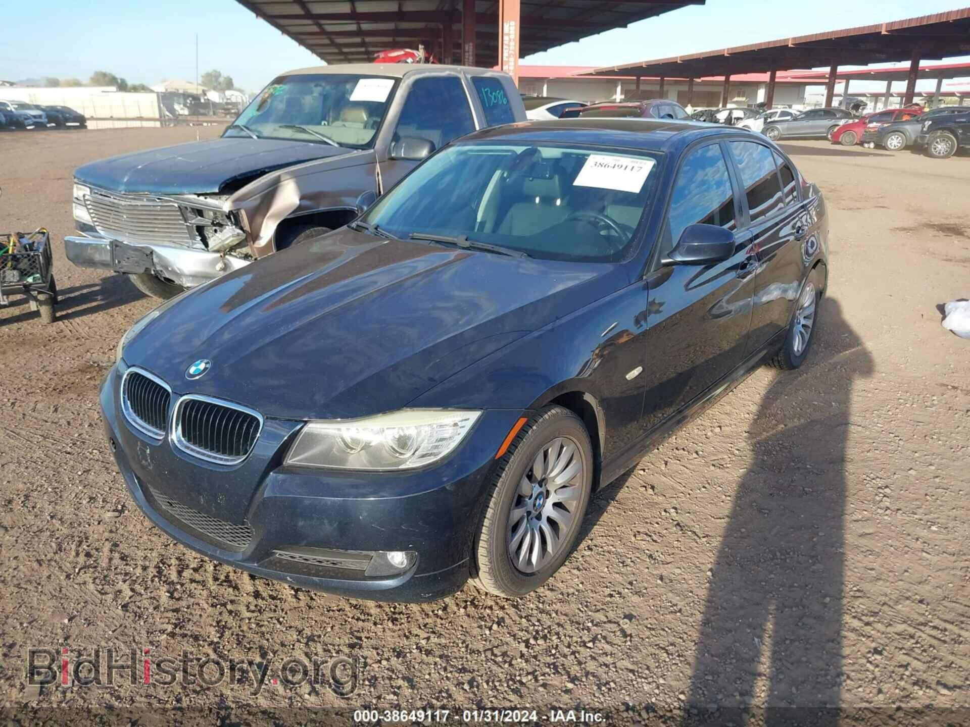 2009 BMW 328I - VIN: WBAPH77529NM47802 - Фото 2