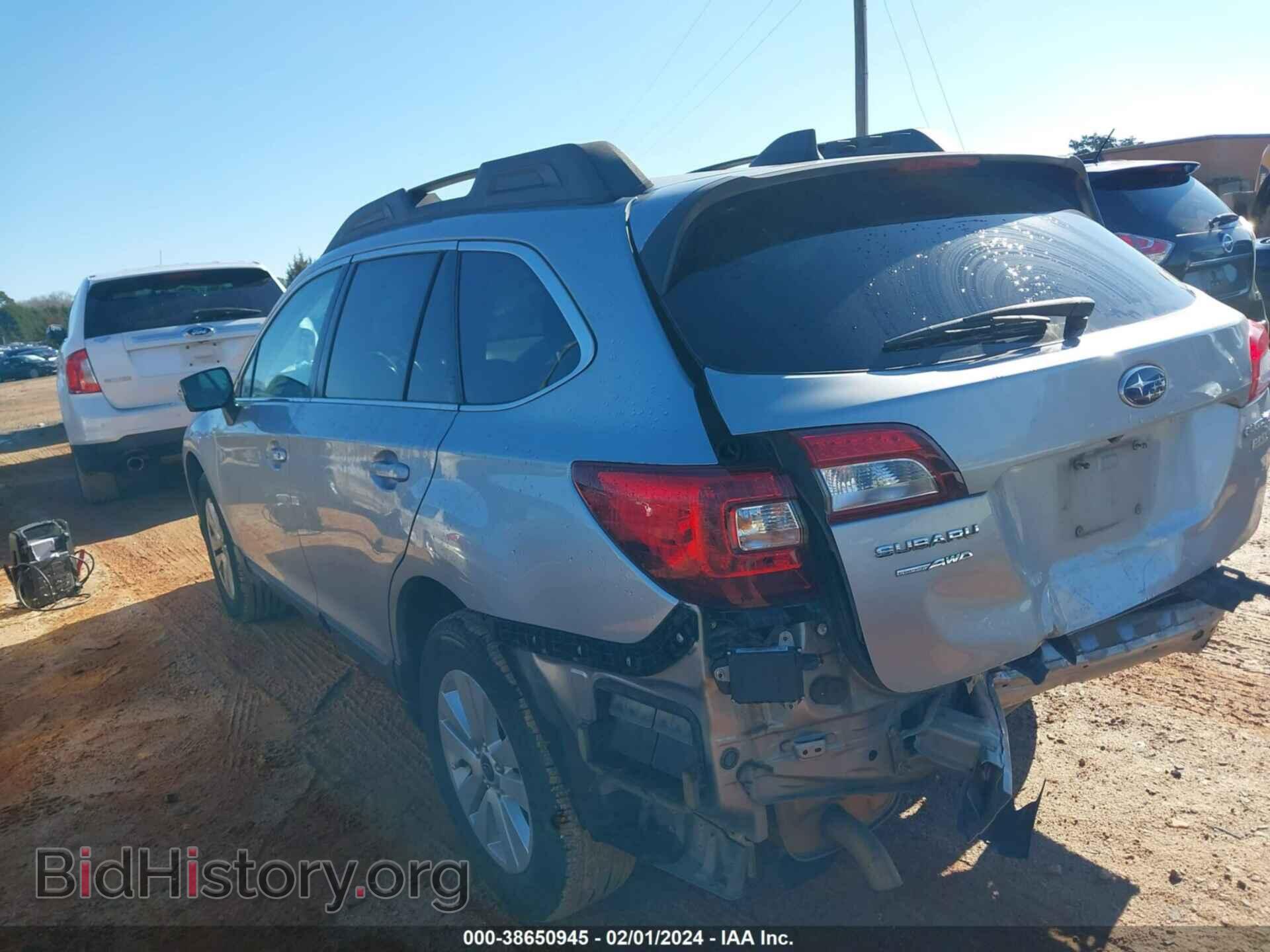 2017 SUBARU OUTBACK - VIN: 4S4BSAFC1H3396665 - Фото 3