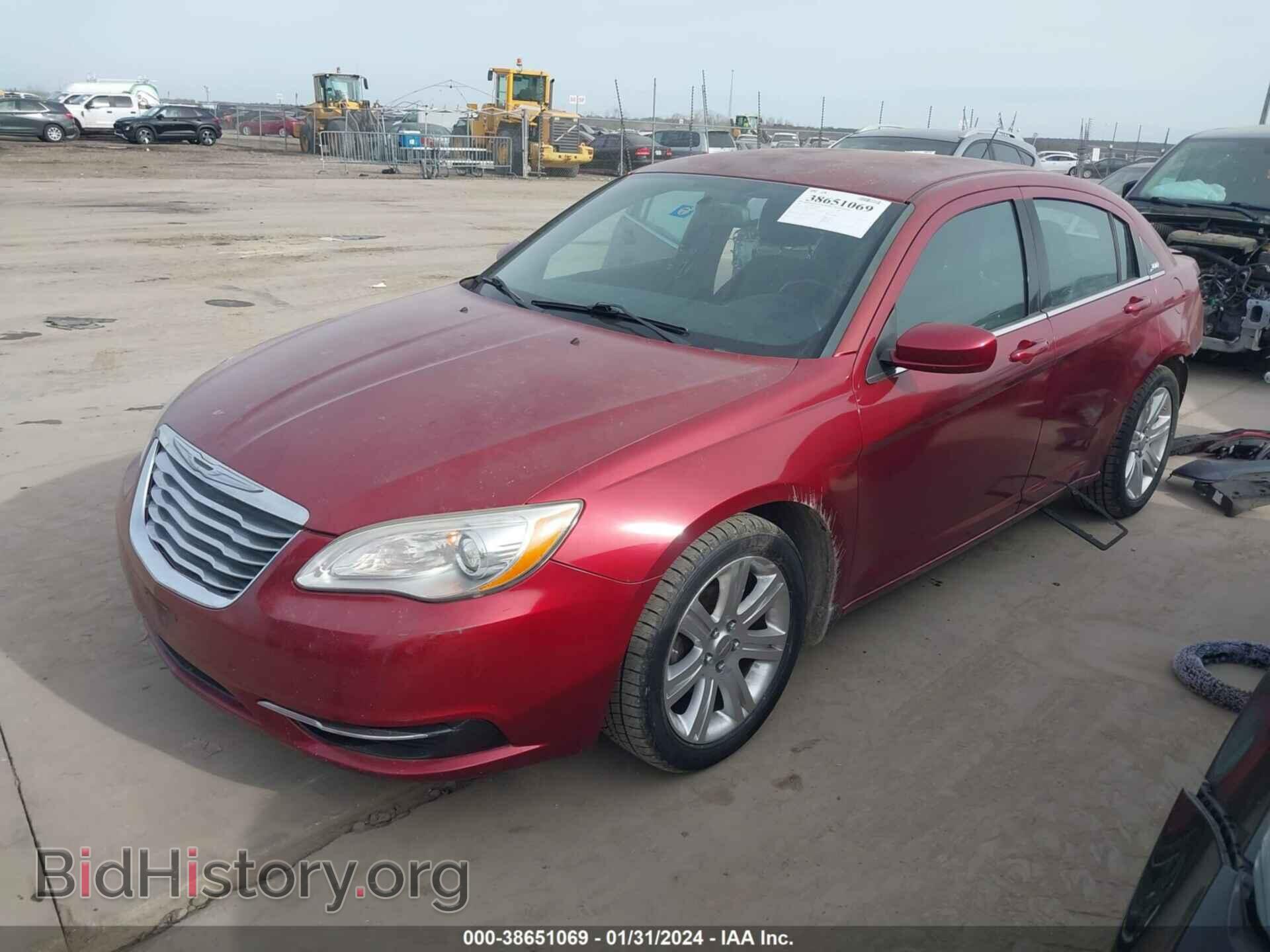 2012 CHRYSLER 200 - VIN: 1C3CCBBG2CN275861 - Фото 2