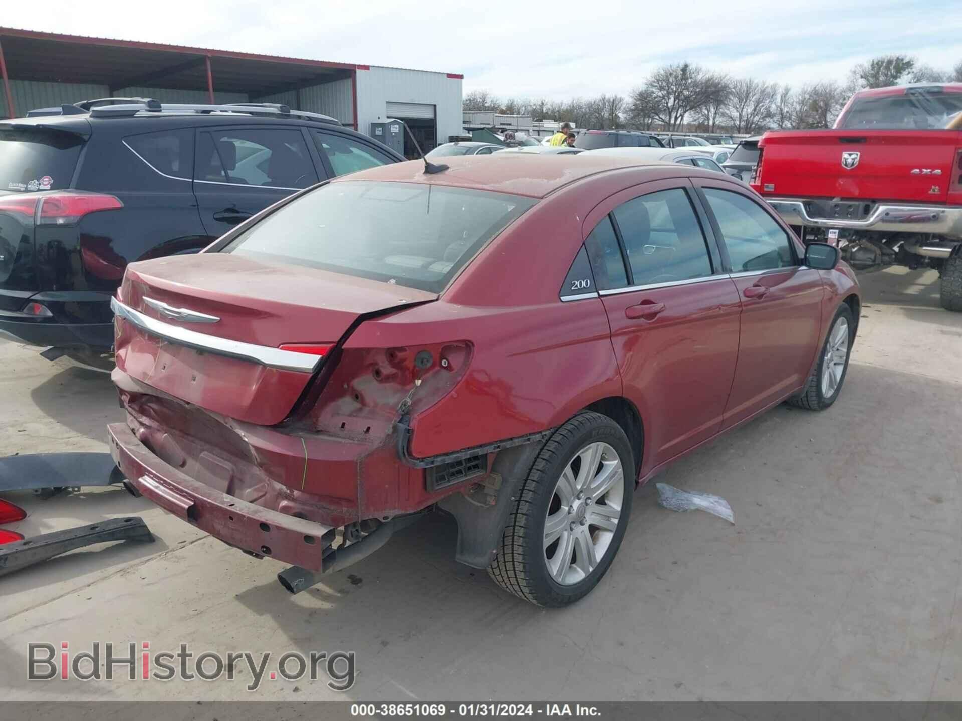 2012 CHRYSLER 200 - VIN: 1C3CCBBG2CN275861 - Фото 4