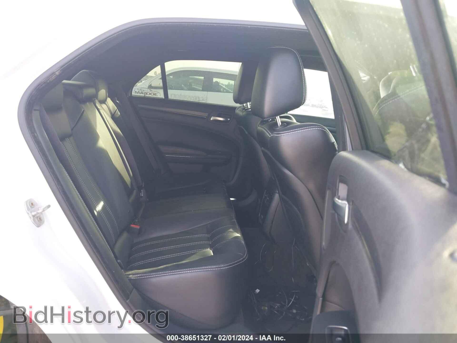 2015 CHRYSLER 300 - VIN: 2C3CCABG7FH781032 - Фото 8
