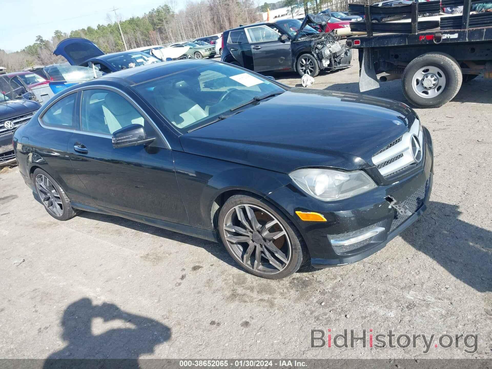 Photo WDDGJ4HB8DF954822 - MERCEDES-BENZ C 250 2013