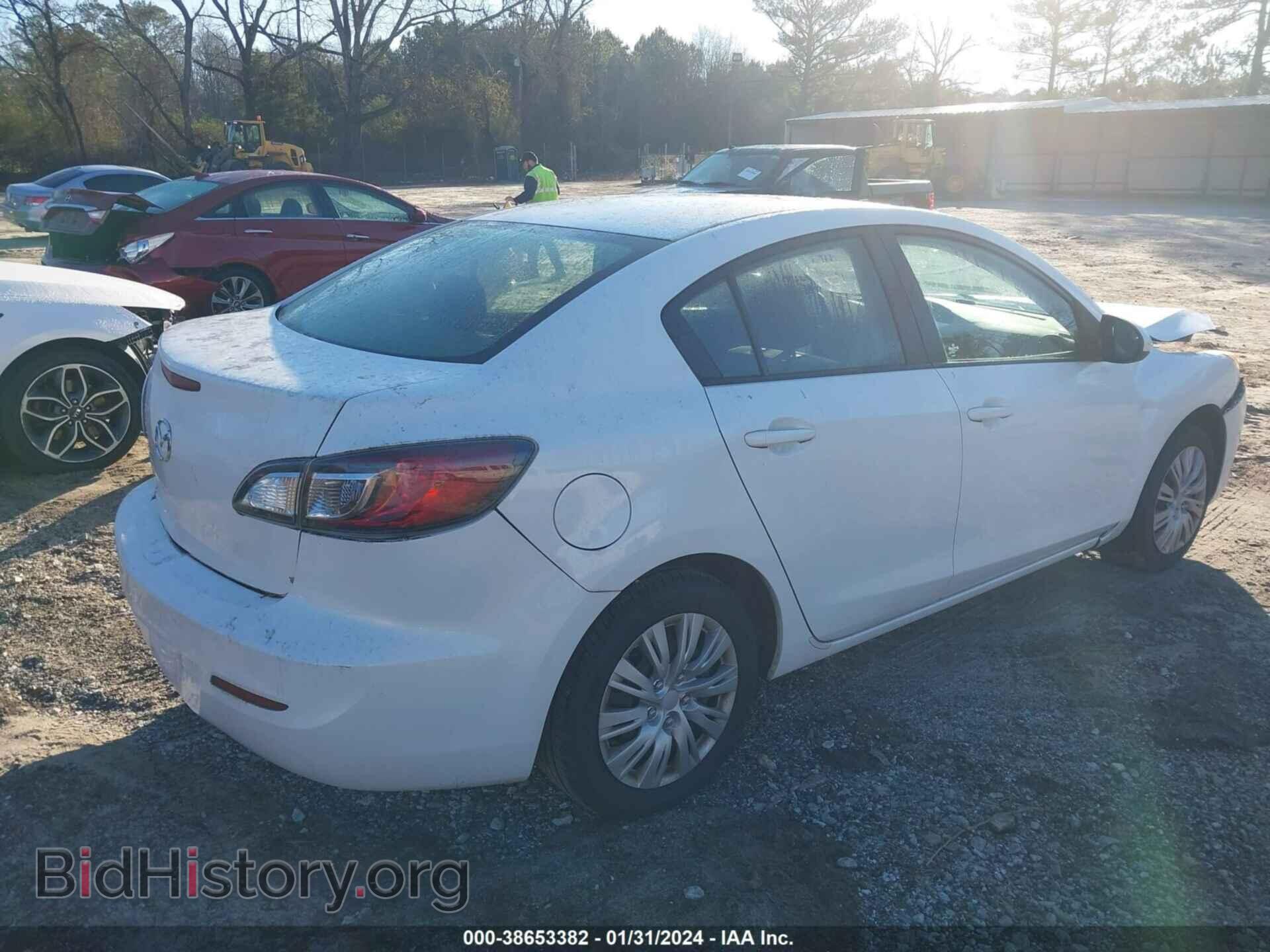 2013 MAZDA MAZDA3 - VIN: JM1BL1TG6D1835406 - Фото 4