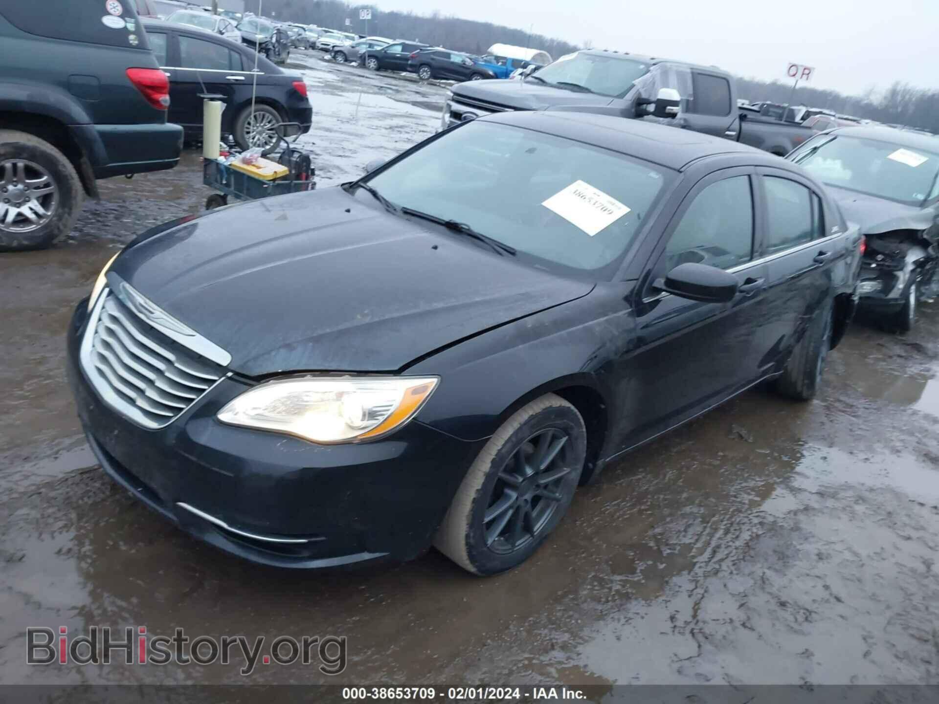 2011 CHRYSLER 200 - VIN: 1C3BC1FB7BN549767 - Фото 2