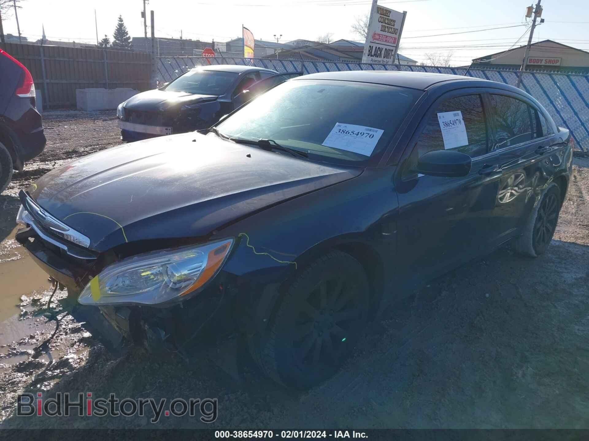 2013 CHRYSLER 200 - VIN: 1C3CCBBB7DN575255 - Фото 2