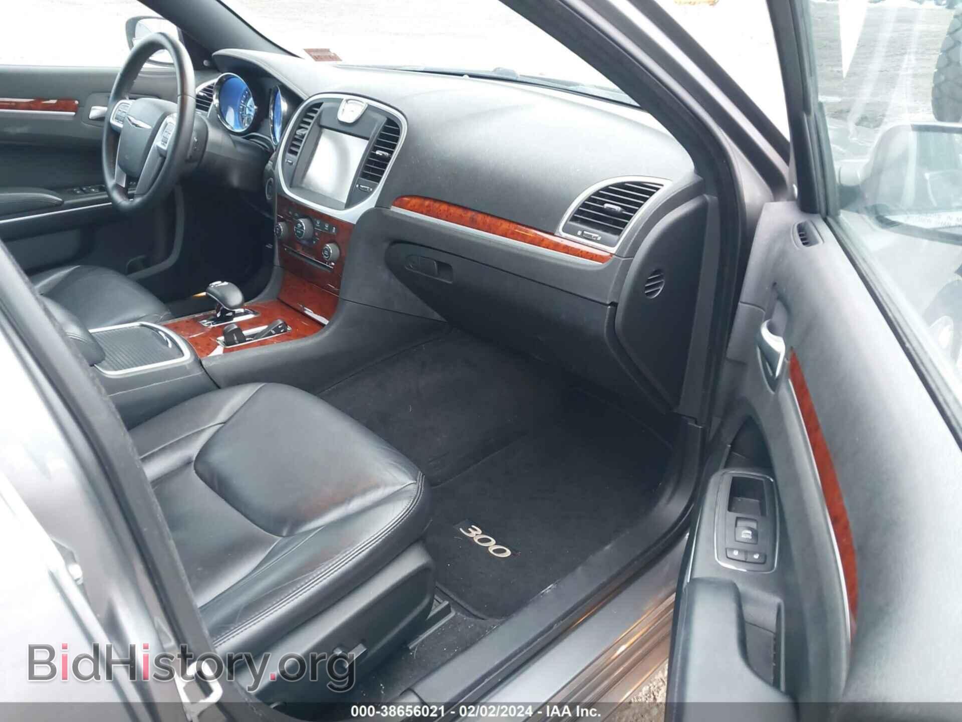 2012 CHRYSLER 300 - VIN: 2C3CCAHG8CH184300 - Фото 5