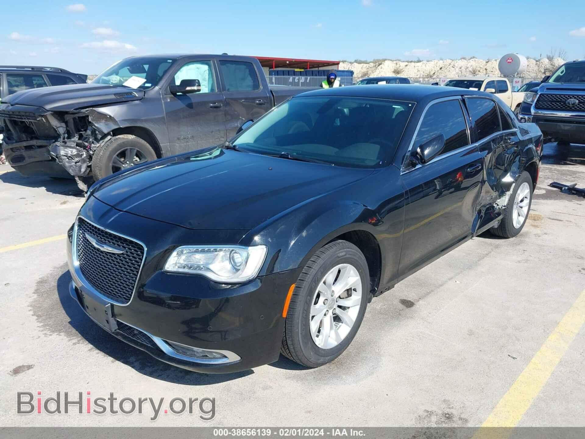 2015 CHRYSLER 300 - VIN: 2C3CCAAG0FH898758 - Фото 2