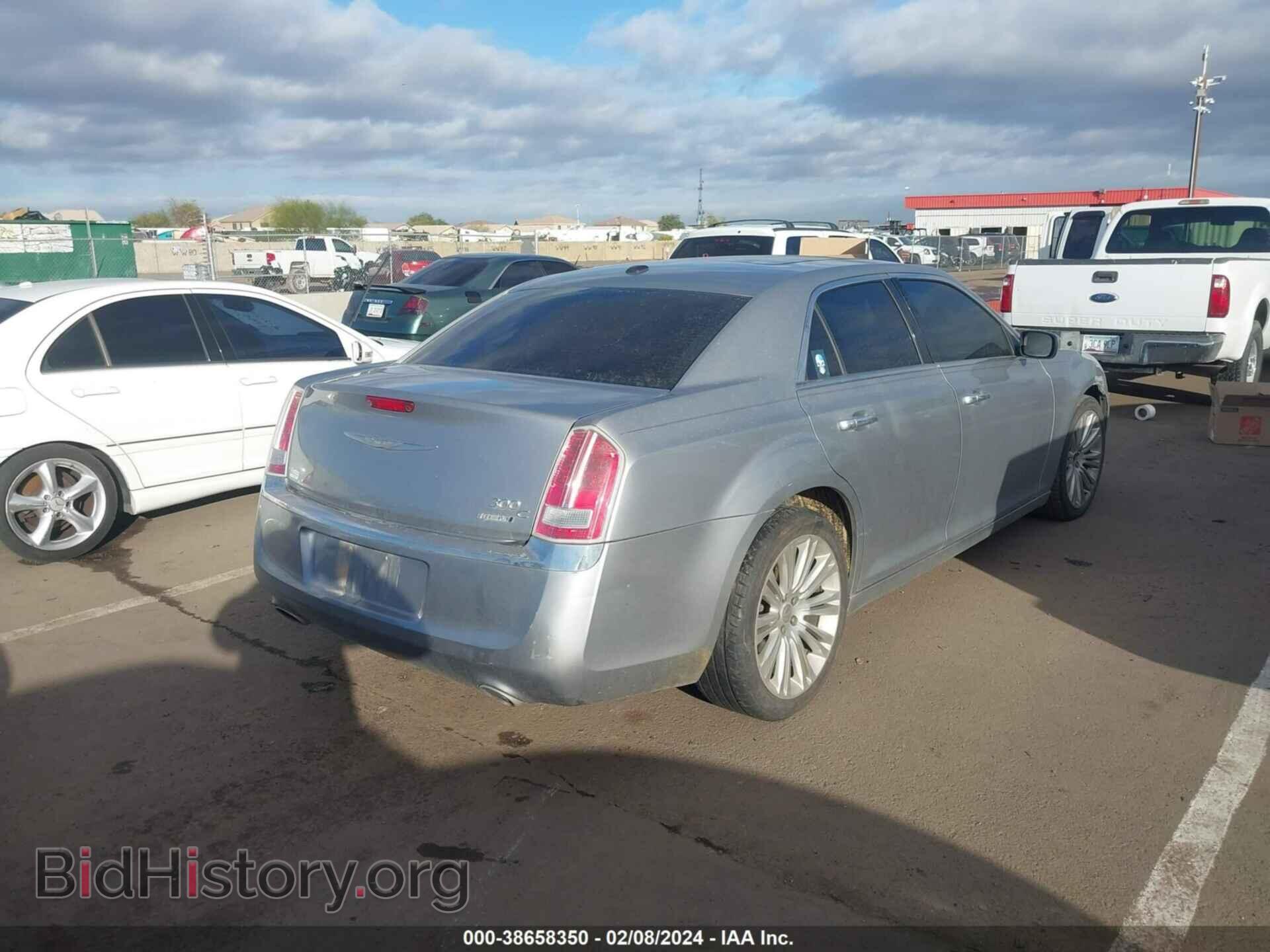 2014 CHRYSLER 300C - VIN: 2C3CCAET2EH105806 - Фото 4