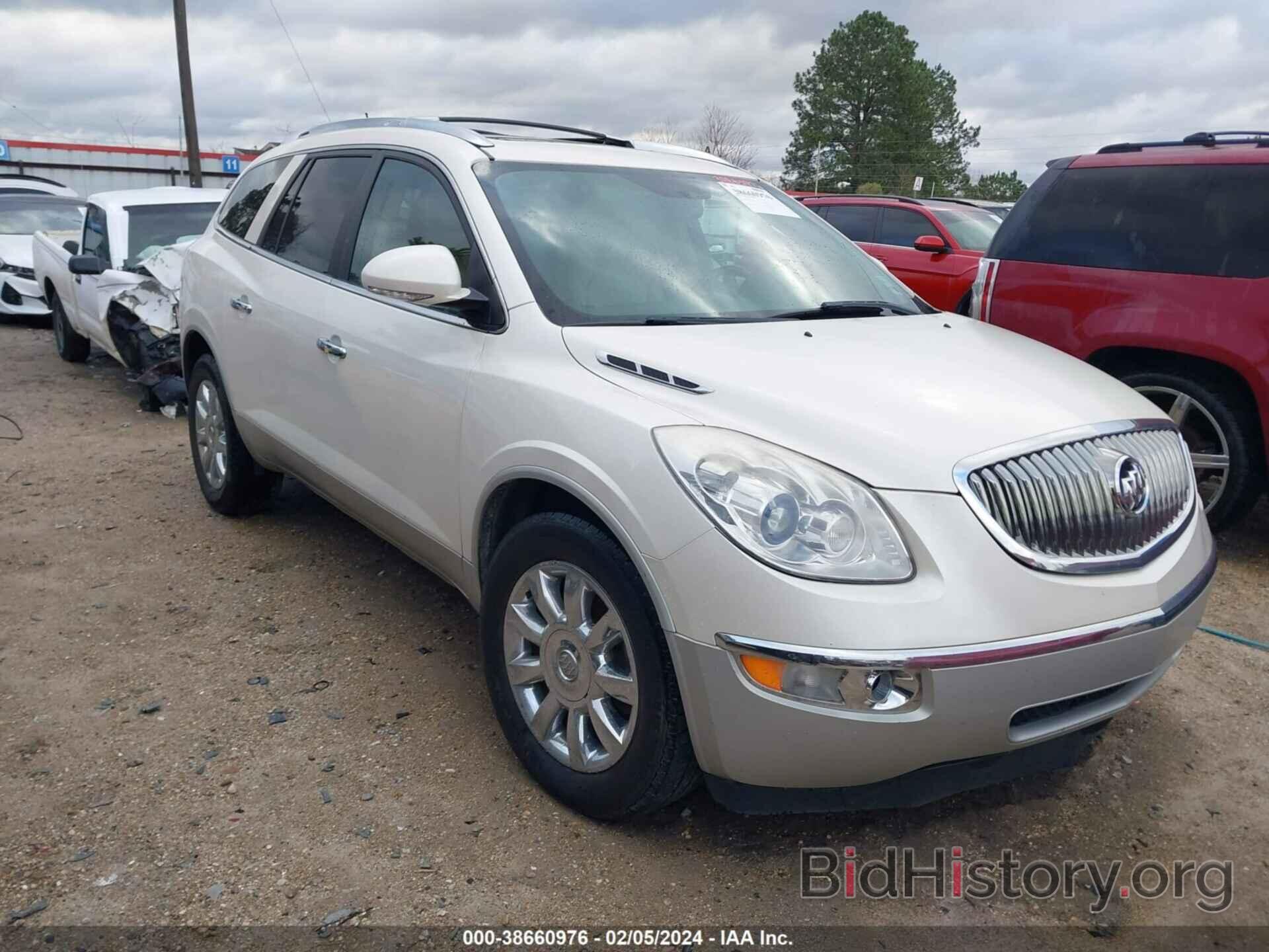 Photo 5GAKRCED8BJ314988 - BUICK ENCLAVE 2011
