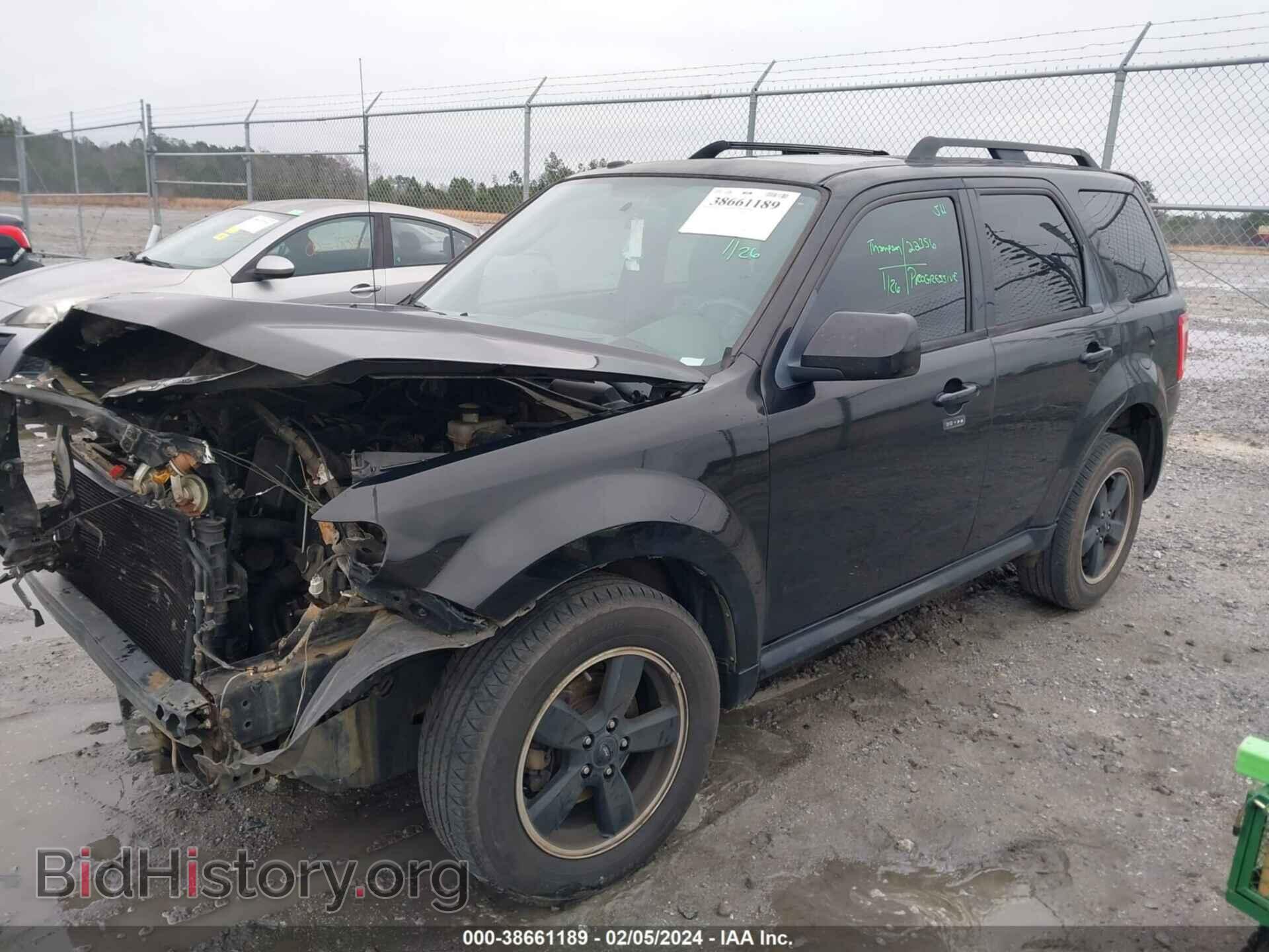 2011 FORD ESCAPE - VIN: 1FMCU0DG3BKA04409 - Фото 2