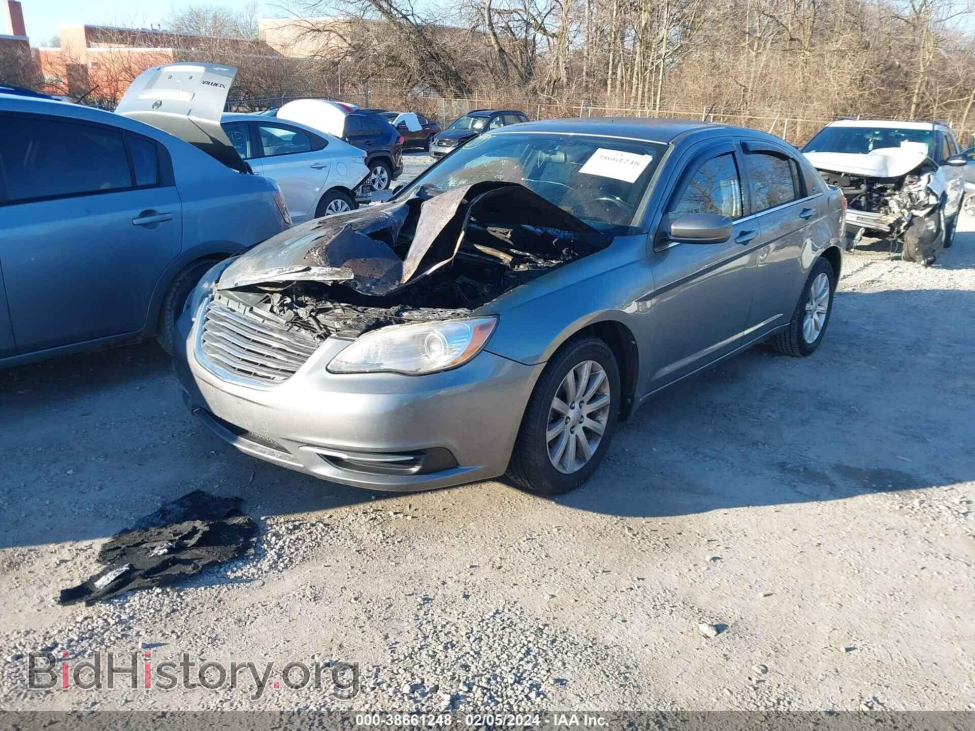 2012 CHRYSLER 200 - VIN: 1C3CCBBB8CN117562 - Фото 2