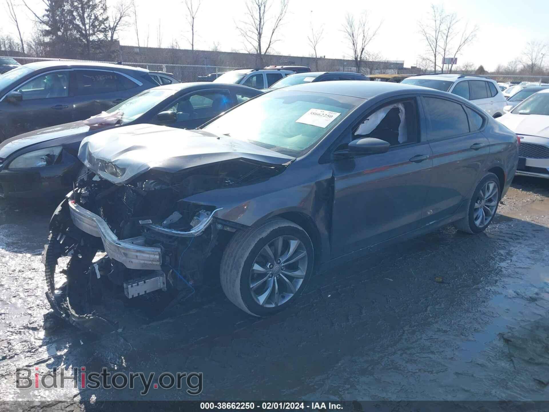 2016 CHRYSLER 200 - VIN: 1C3CCCBB2GN152075 - Фото 2