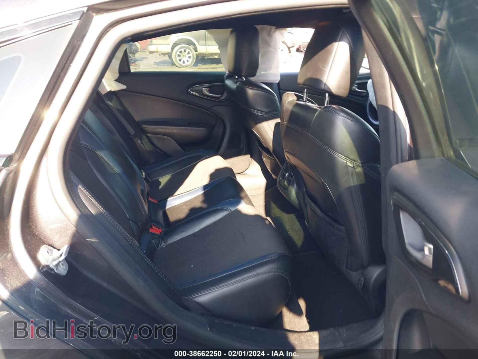 2016 CHRYSLER 200 - VIN: 1C3CCCBB2GN152075 - Фото 8