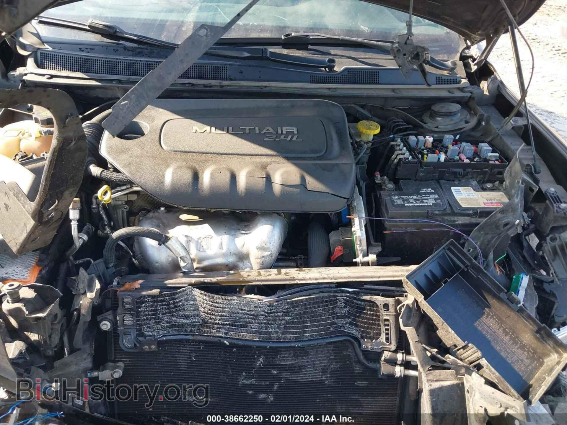 2016 CHRYSLER 200 - VIN: 1C3CCCBB2GN152075 - Фото 10