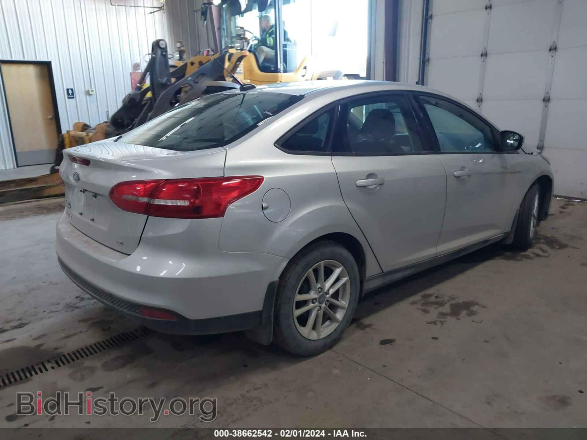2017 FORD FOCUS - VIN: 1FADP3F2XHL205820 - Фото 4