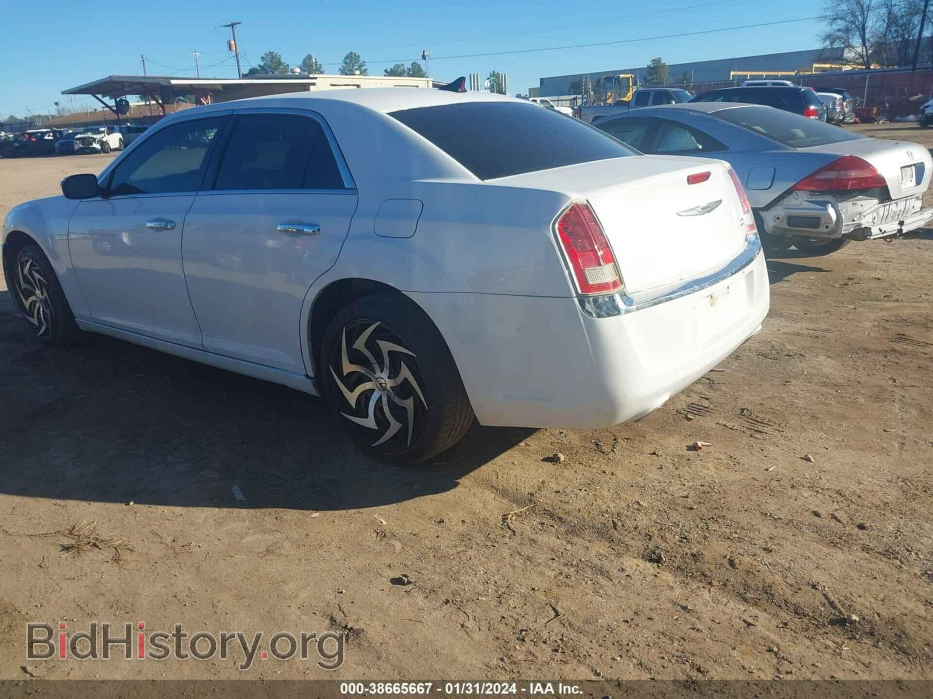 2012 CHRYSLER 300 - VIN: 2C3CCACG7CH199474 - Фото 3