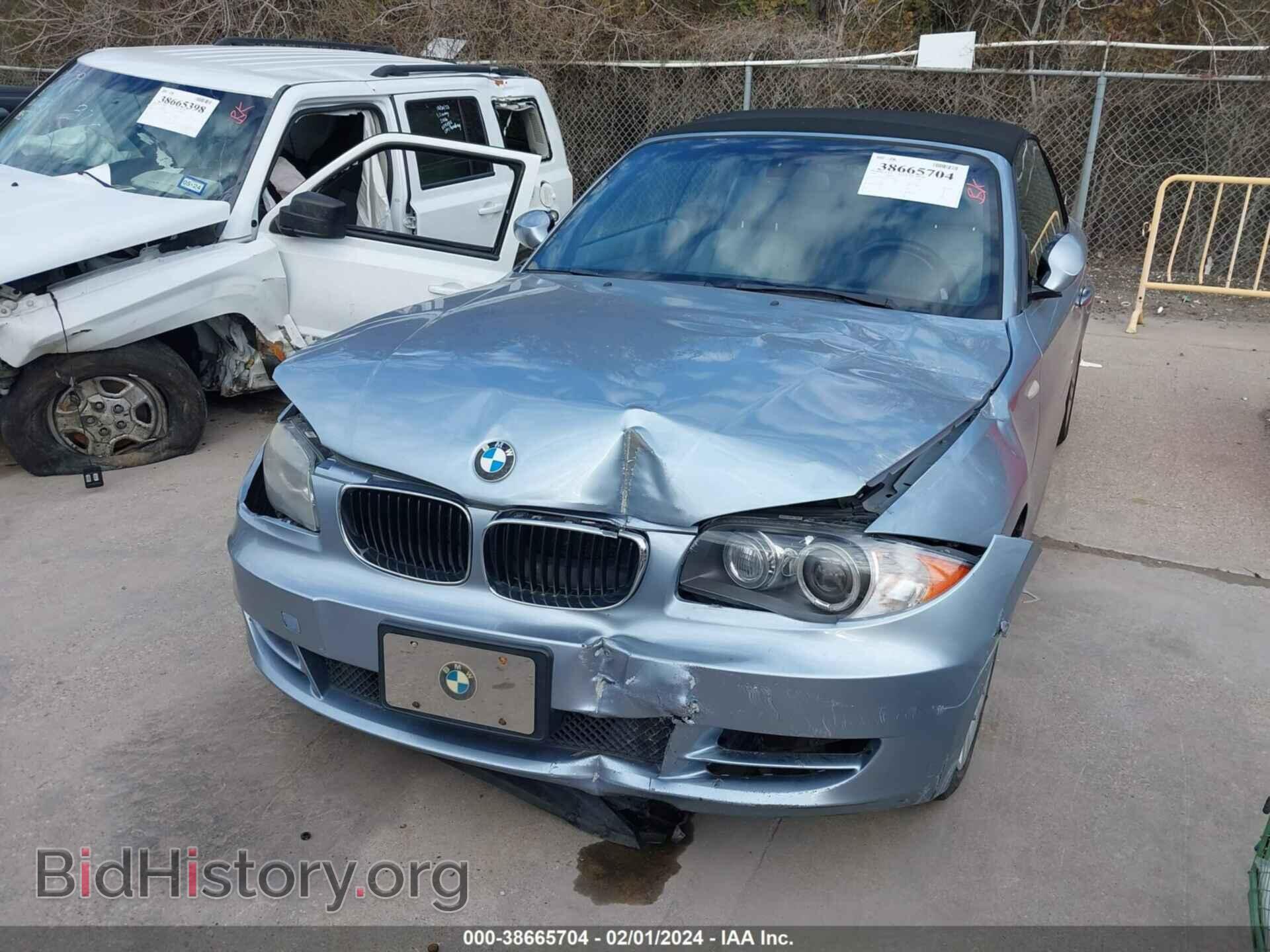 2009 BMW 128I - VIN: WBAUL73579VJ77165 - Фото 2