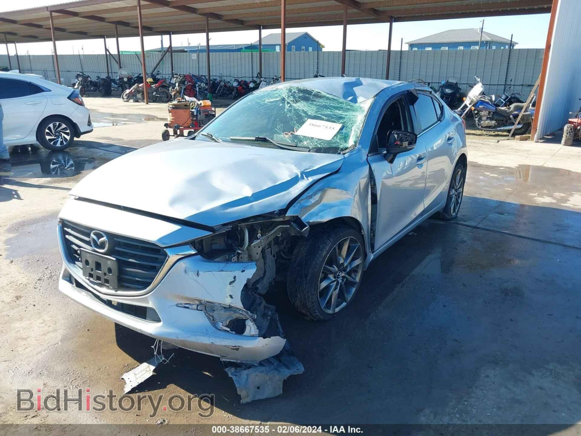 2018 MAZDA MAZDA3 - VIN: 3MZBN1V32JM206841 - Фото 2