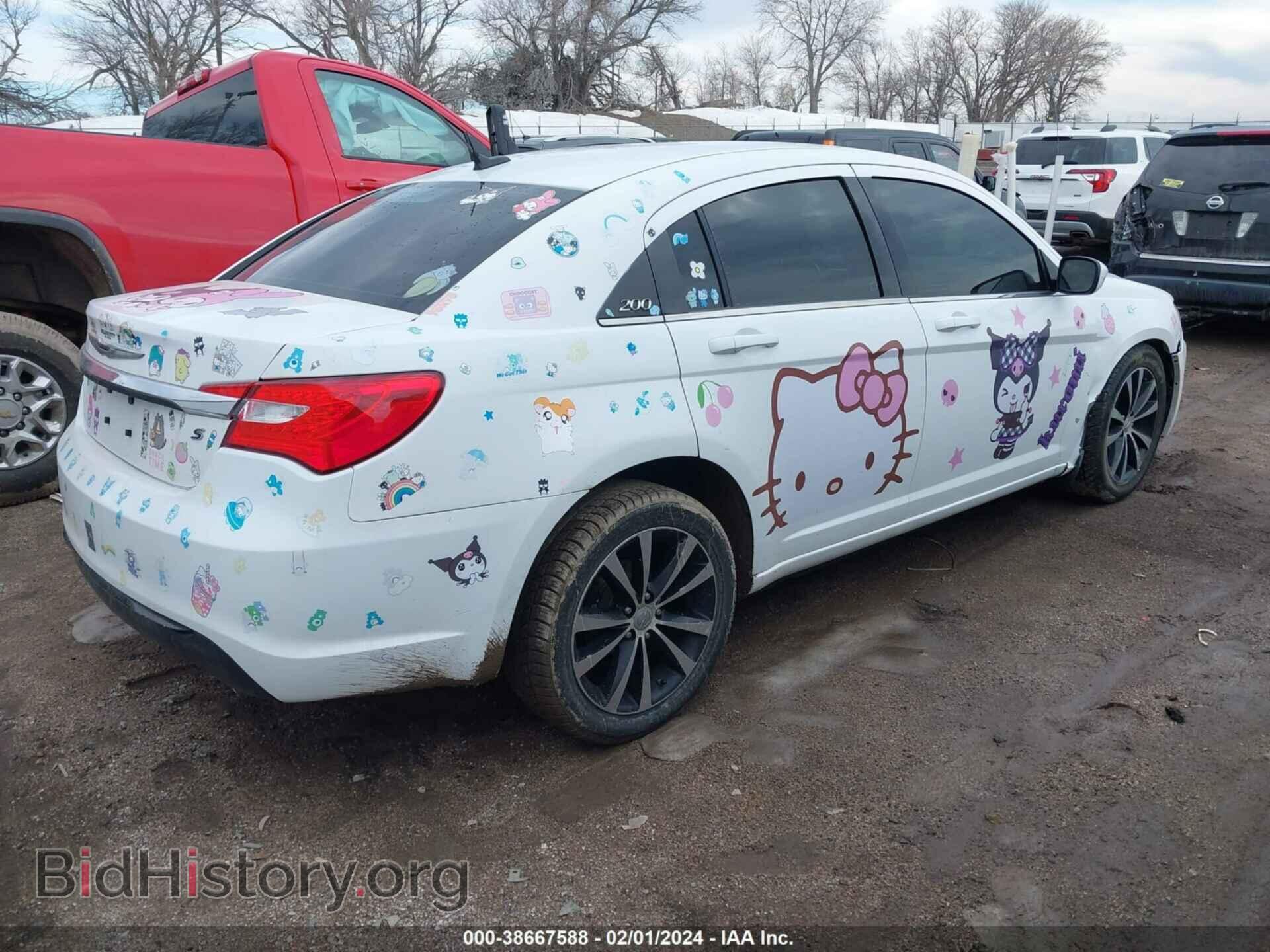 2011 CHRYSLER 200 - VIN: 1C3BC8FG2BN566948 - Фото 4
