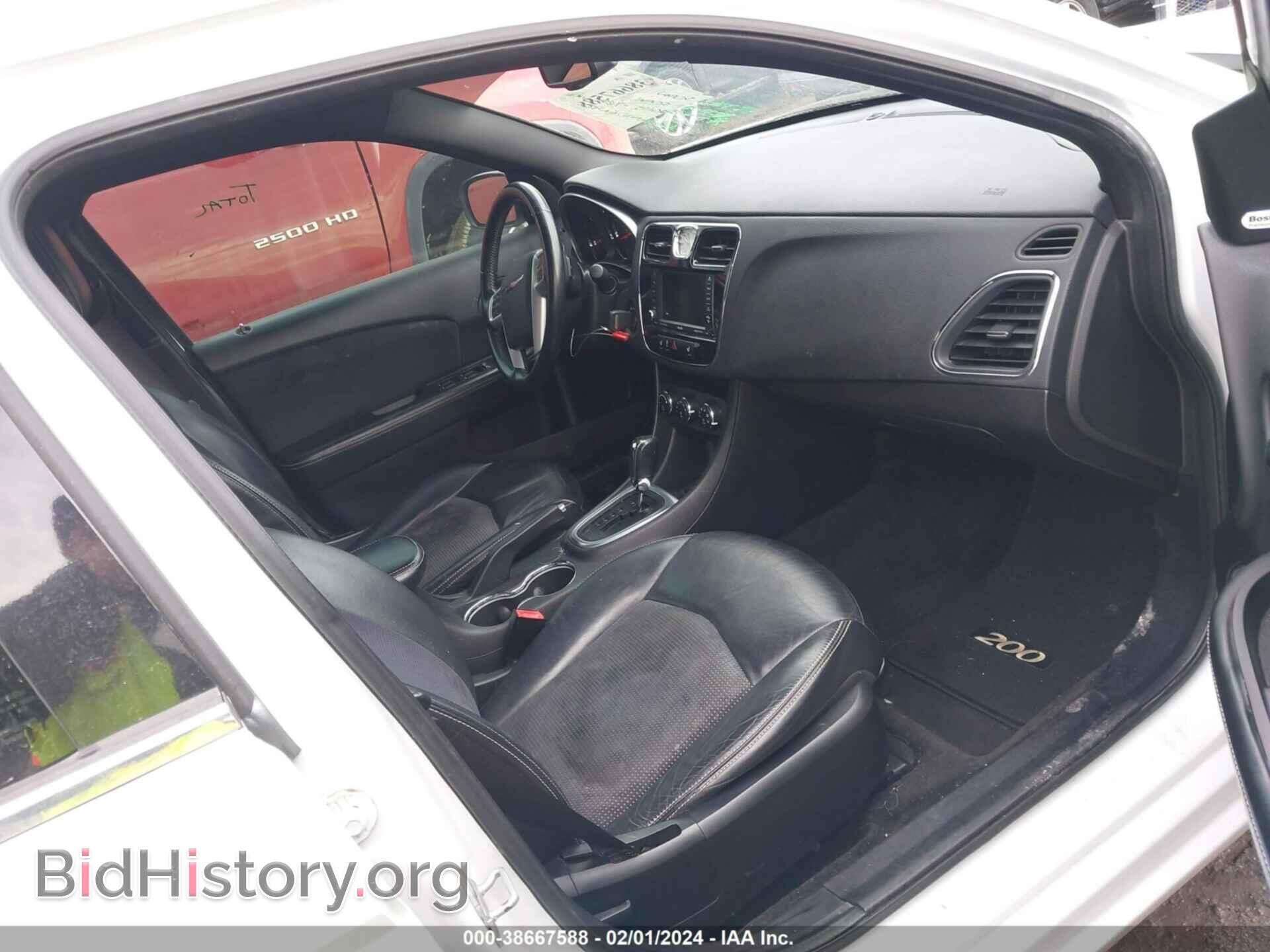 2011 CHRYSLER 200 - VIN: 1C3BC8FG2BN566948 - Фото 5