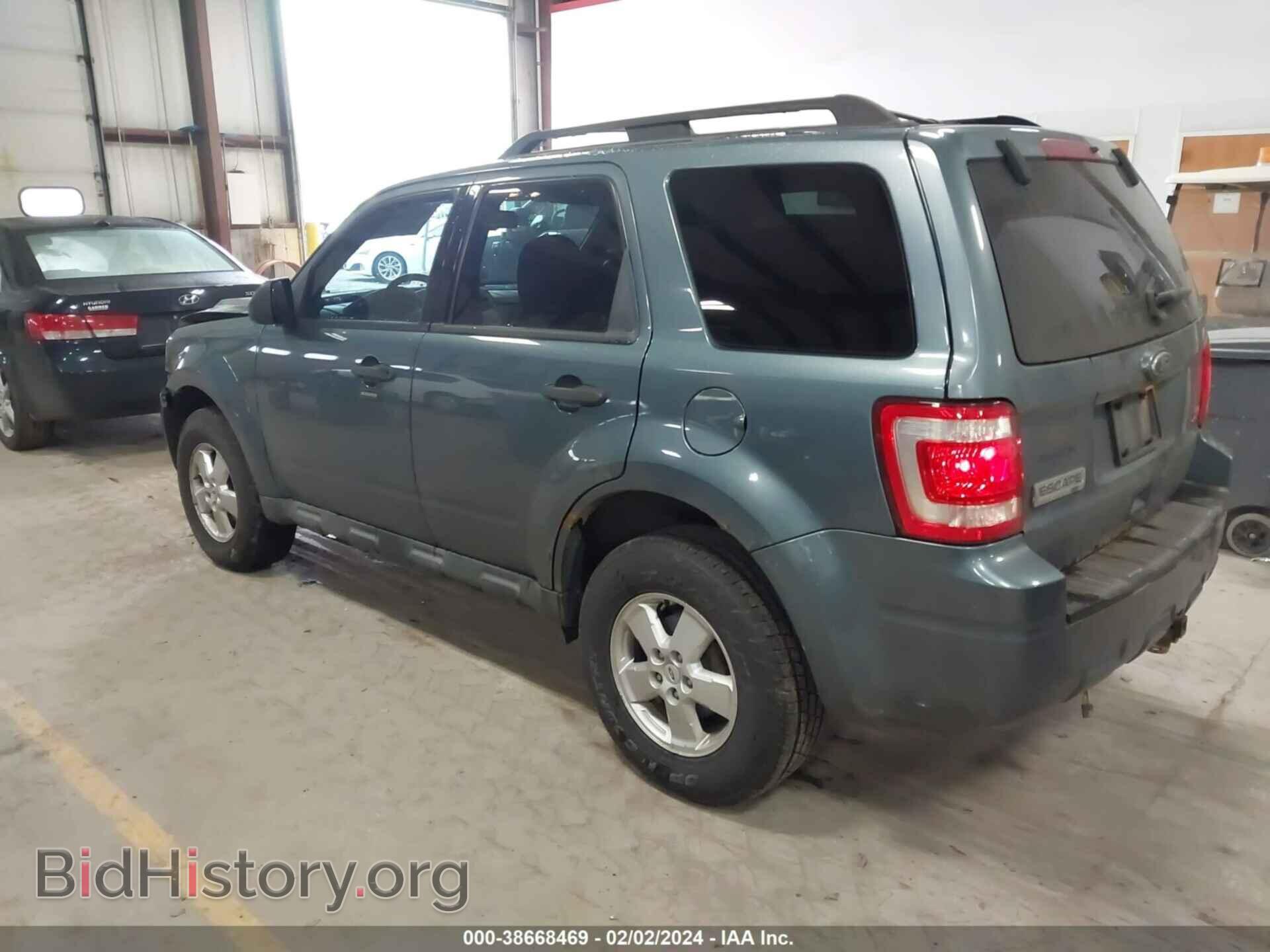 2010 FORD ESCAPE - VIN: 1FMCU0DG9AKA98858 - Фото 3