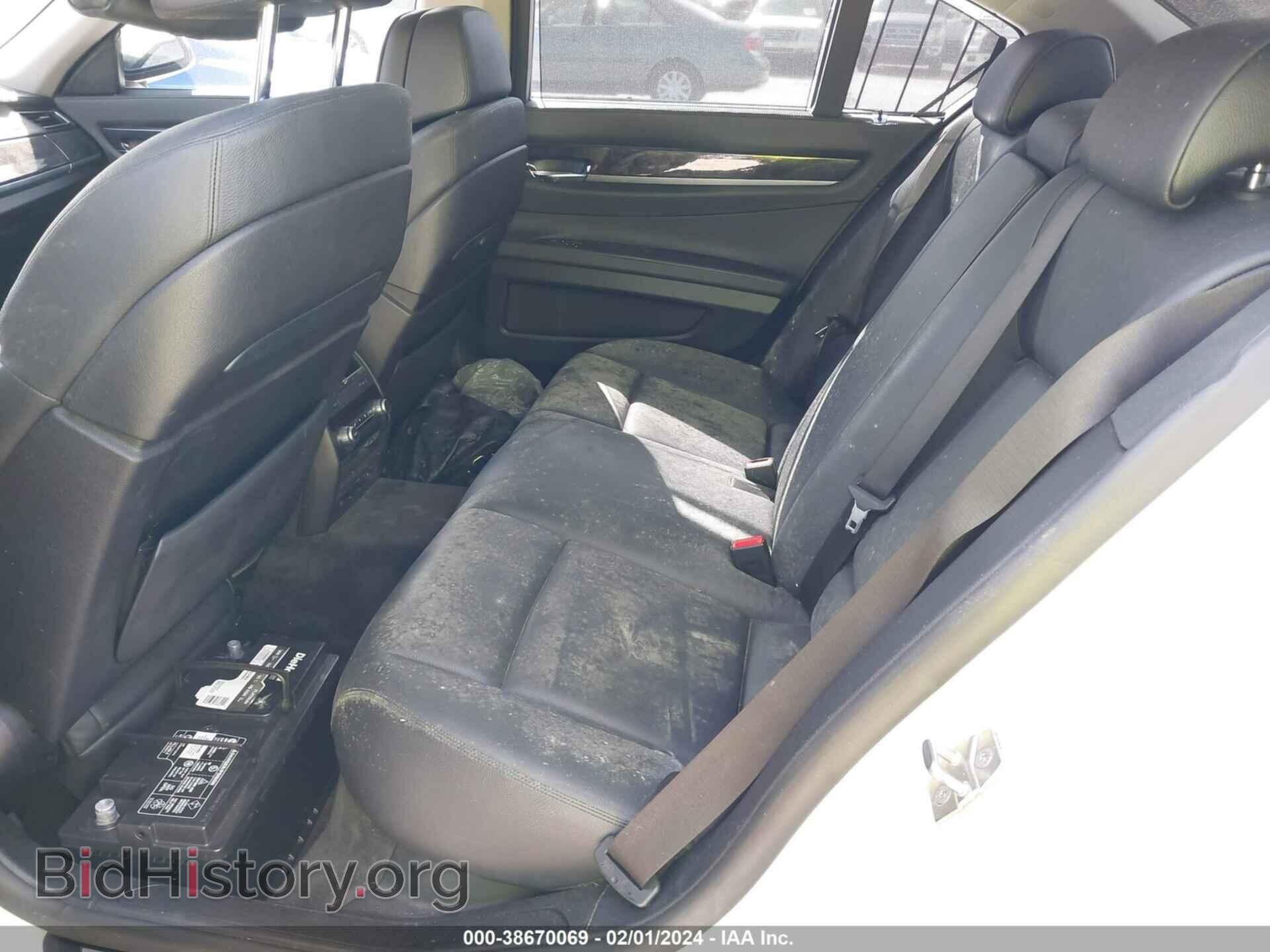 2011 BMW 740I - VIN: WBAKA4C54BC392371 - Фото 8