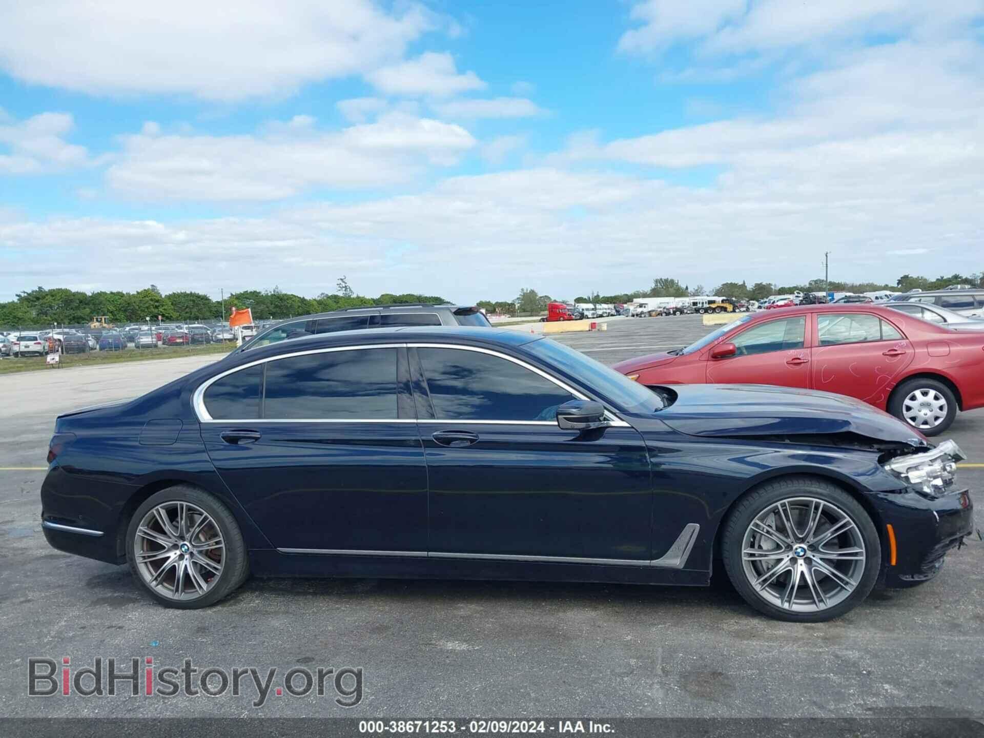 2018 BMW 750I - VIN: WBA7F0C50JGM23963 - Фото 13
