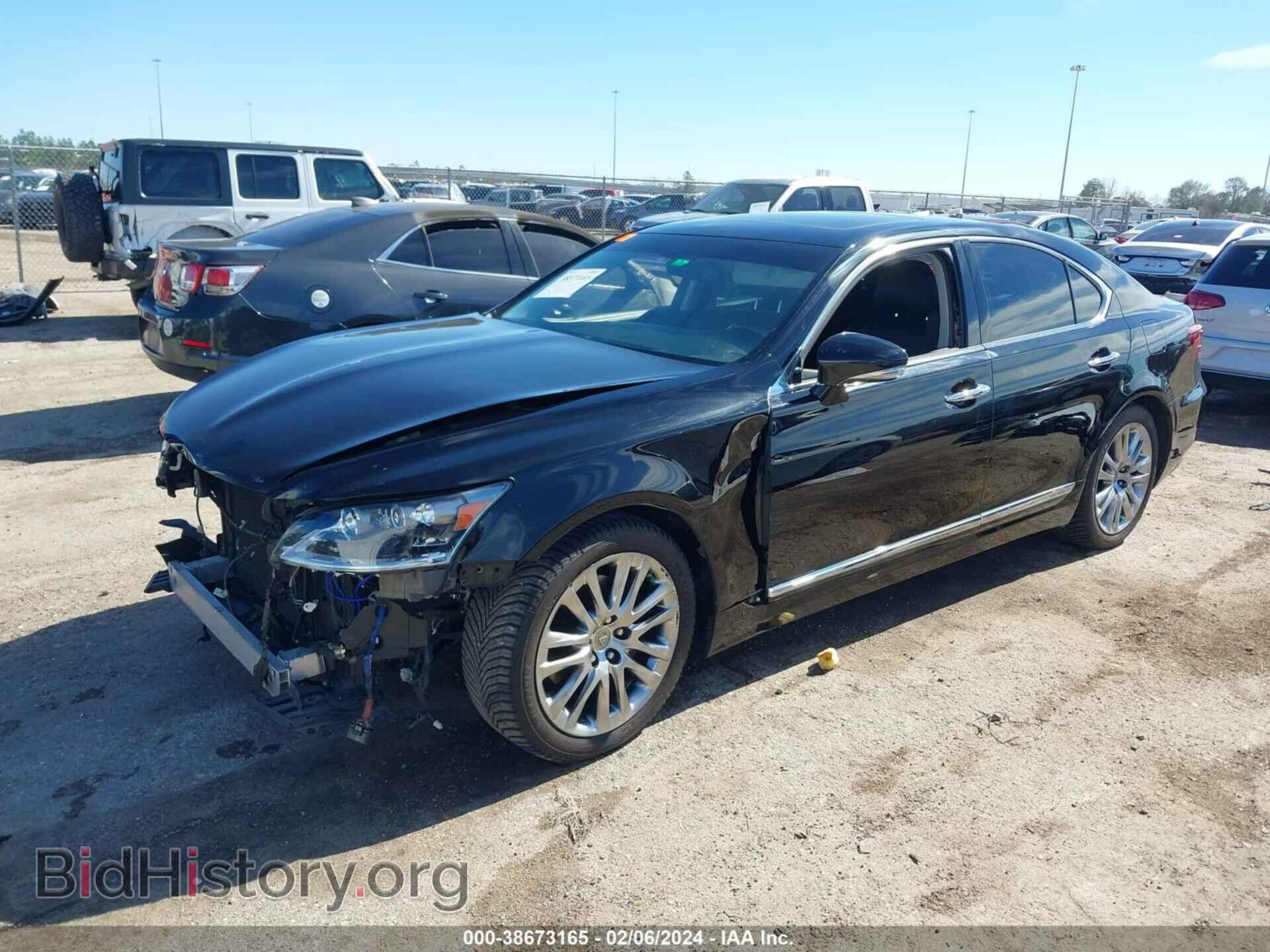 2015 LEXUS LS 460 - VIN: JTHBL5EF3F5134652 - Photo 2