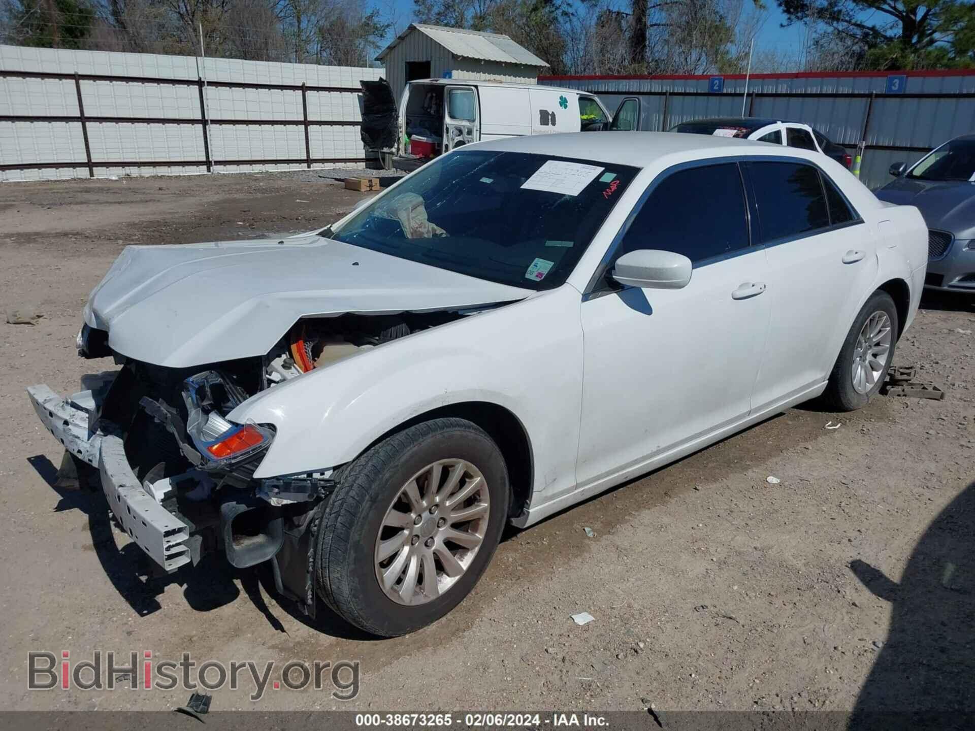 2014 CHRYSLER 300 - VIN: 2C3CCAAG8EH211704 - Photo 2