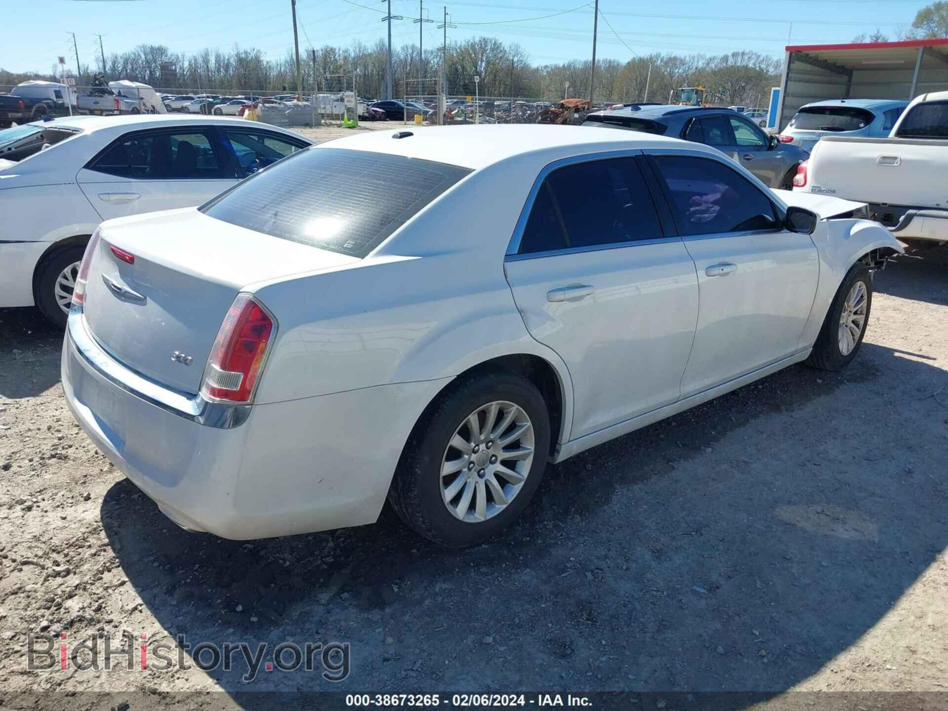 2014 CHRYSLER 300 - VIN: 2C3CCAAG8EH211704 - Photo 4