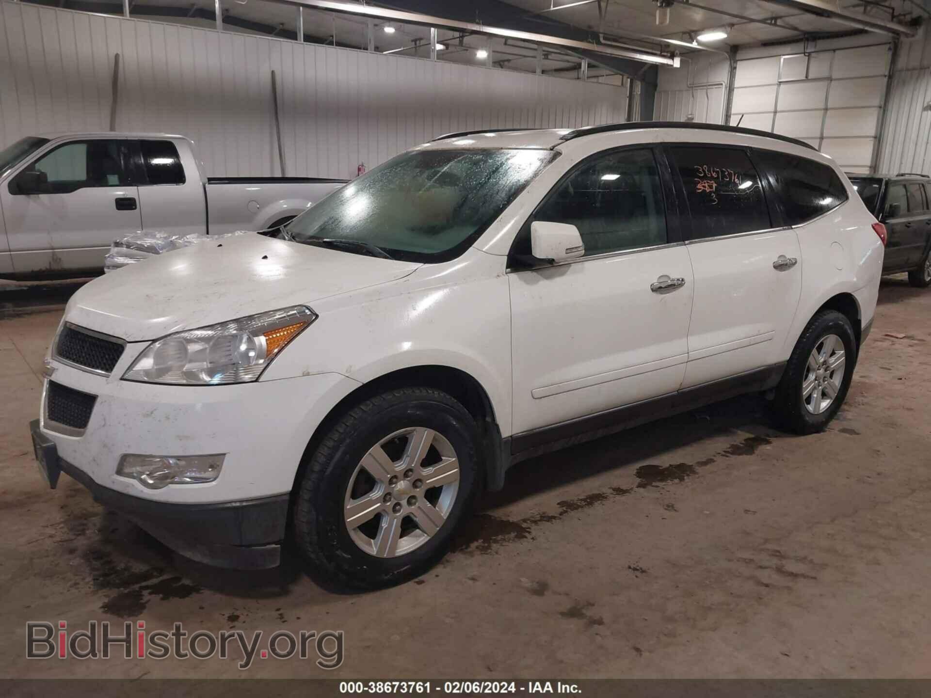 2012 CHEVROLET TRAVERSE - VIN: 1GNKVGED2CJ105448 - Фото 2