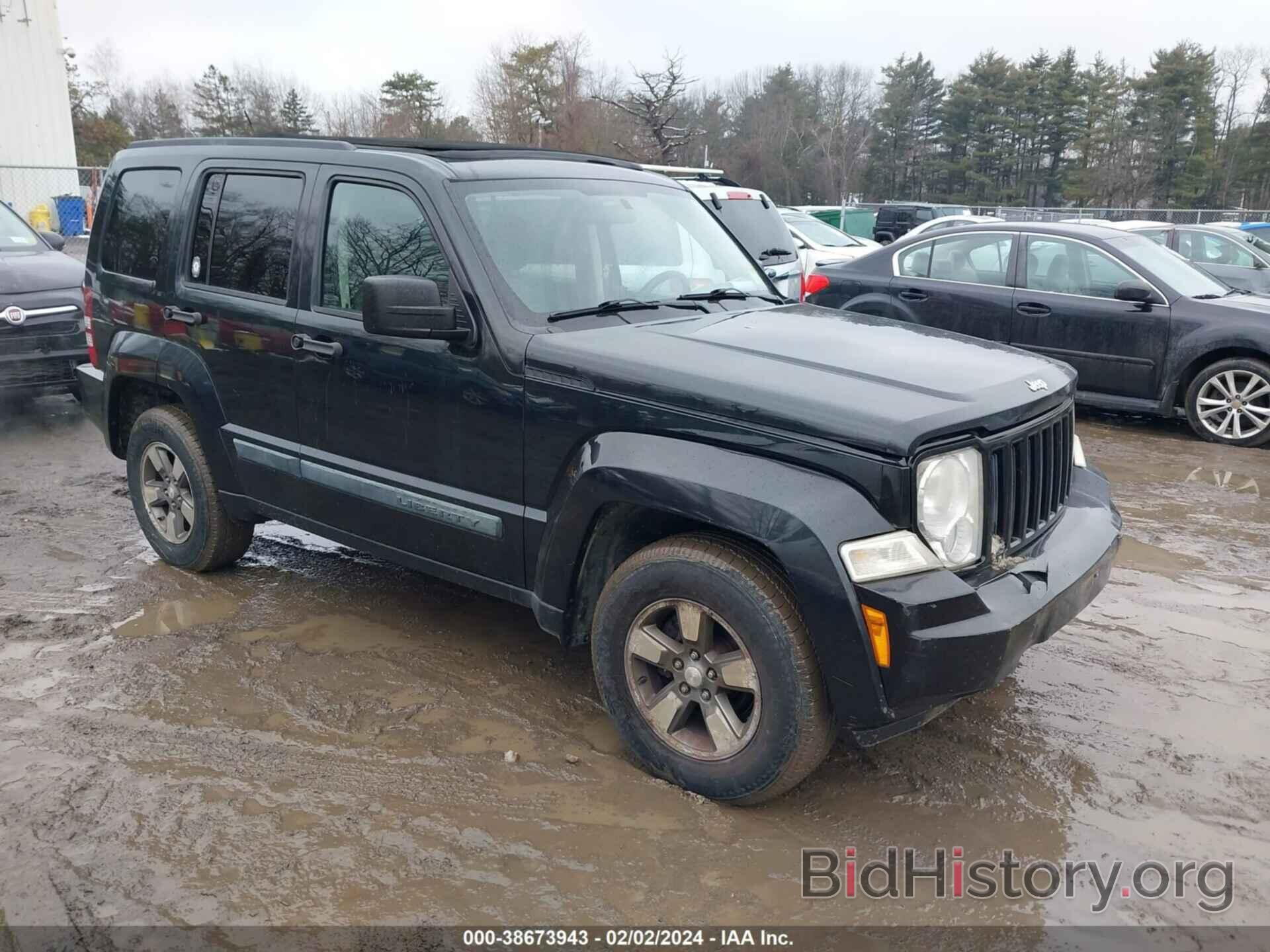 Photo 1J8GN28K58W223900 - JEEP LIBERTY 2008