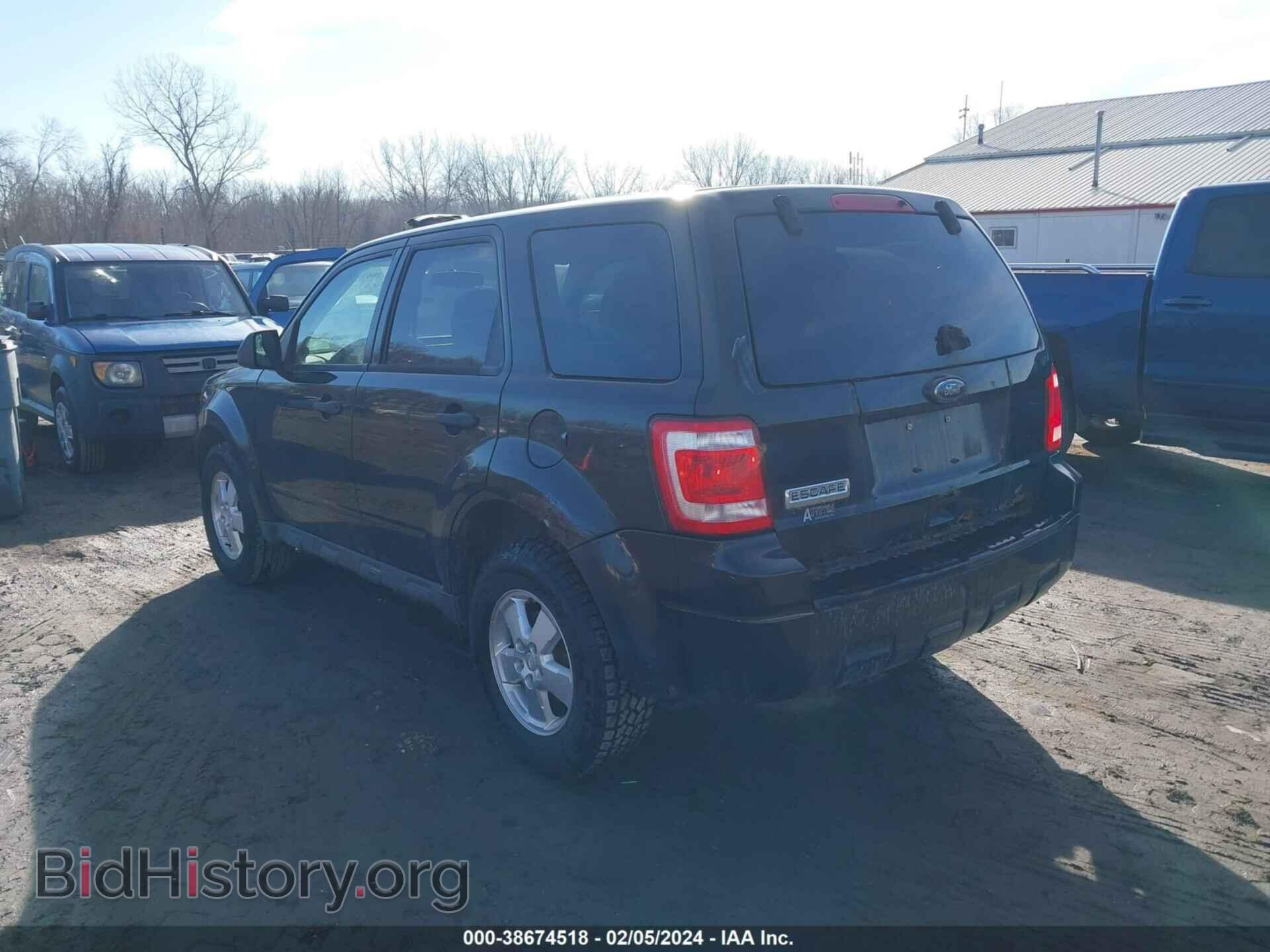 2011 FORD ESCAPE - VIN: 1FMCU9C79BKB47046 - Фото 3