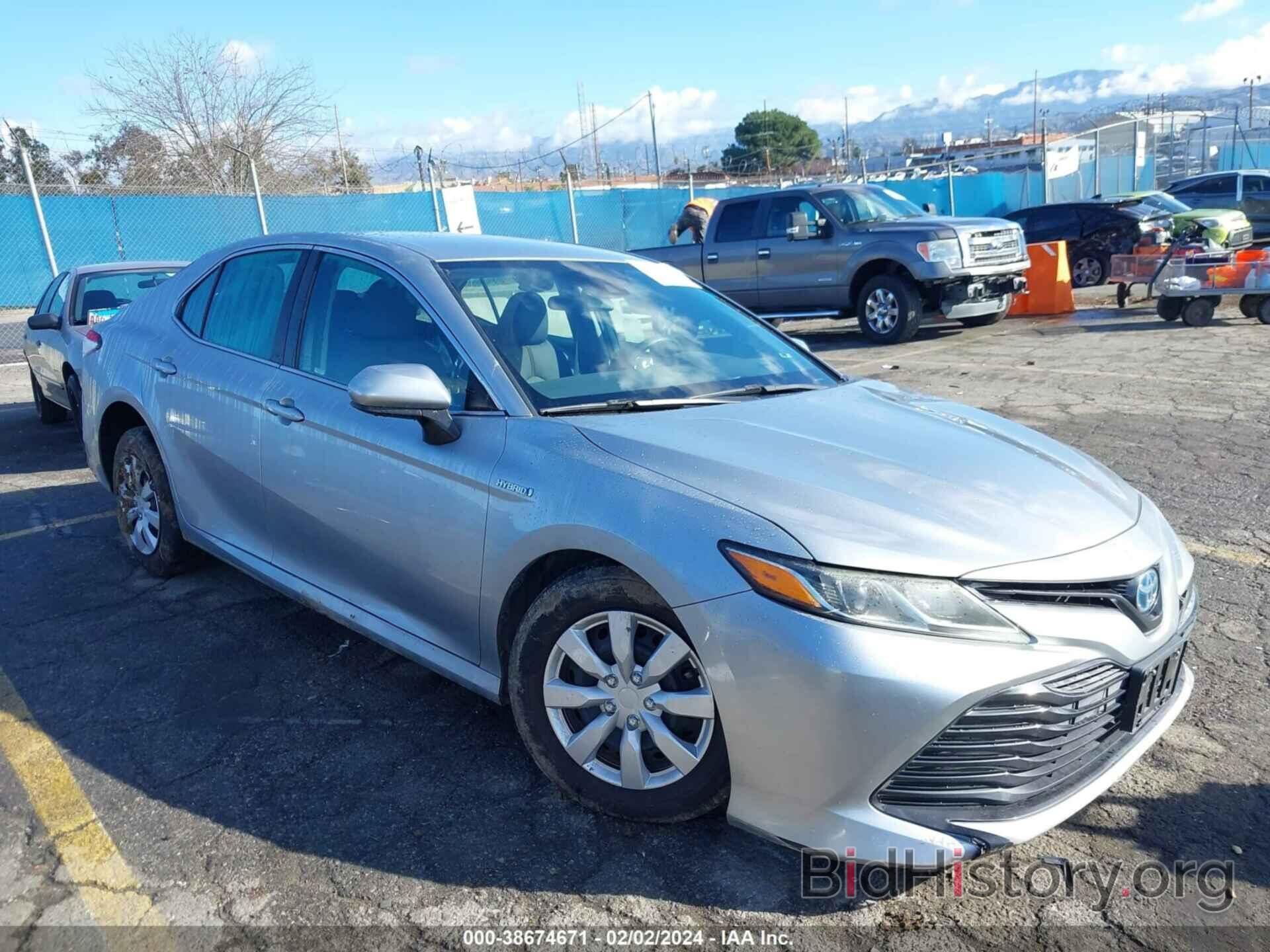 Photo 4T1B31HK7JU505485 - TOYOTA CAMRY HYBRID 2018