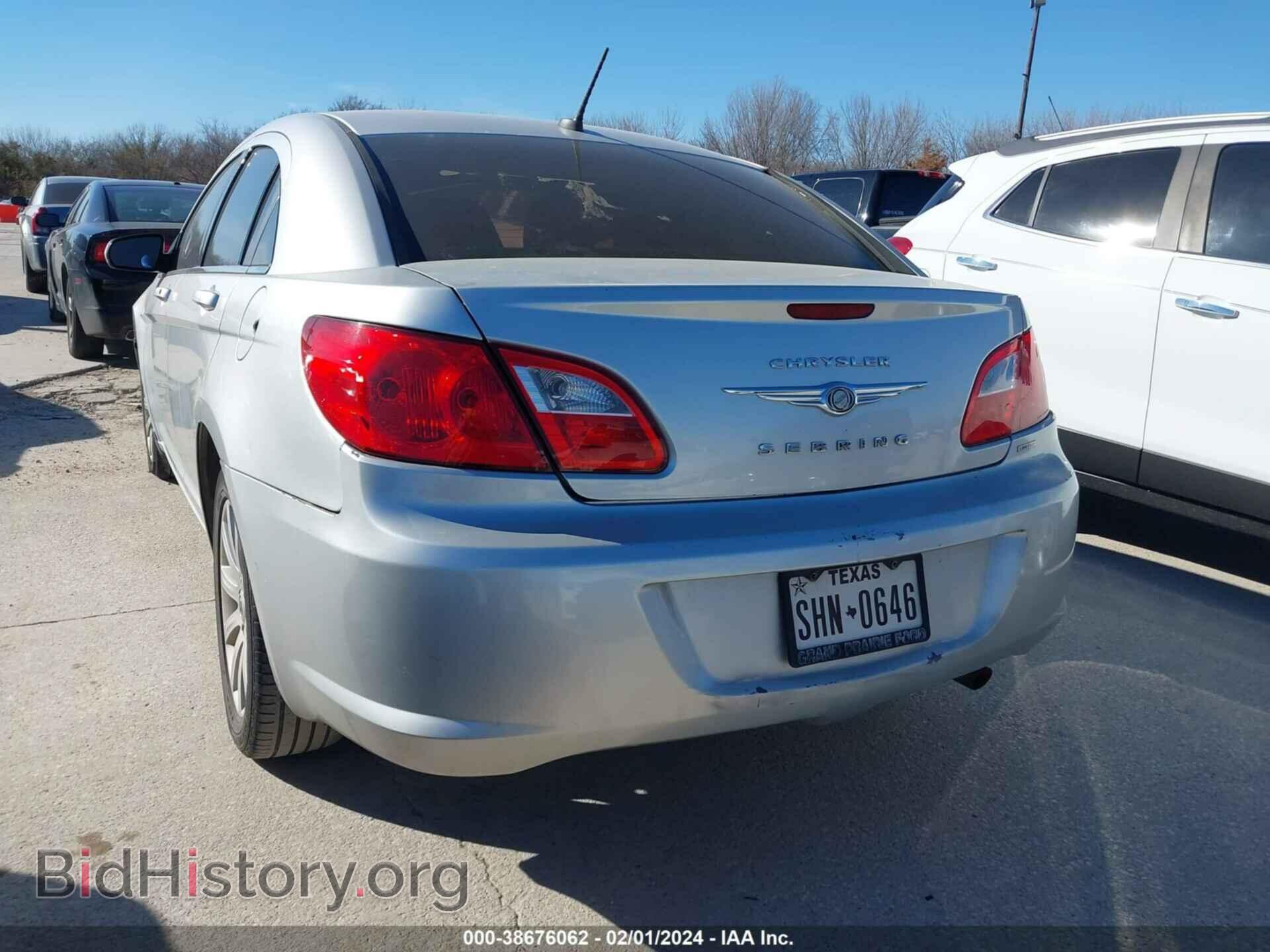 2010 CHRYSLER SEBRING - VIN: 1C3CC5FB2AN163199 - Фото 3