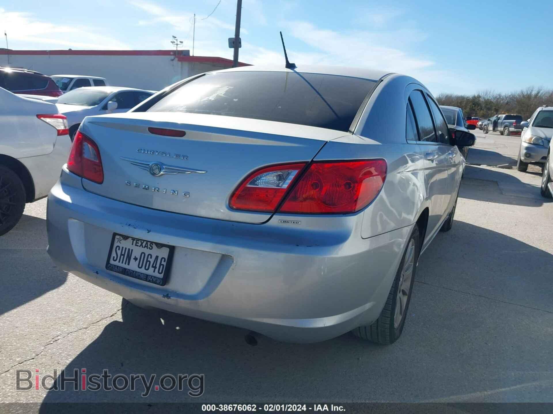 2010 CHRYSLER SEBRING - VIN: 1C3CC5FB2AN163199 - Фото 4