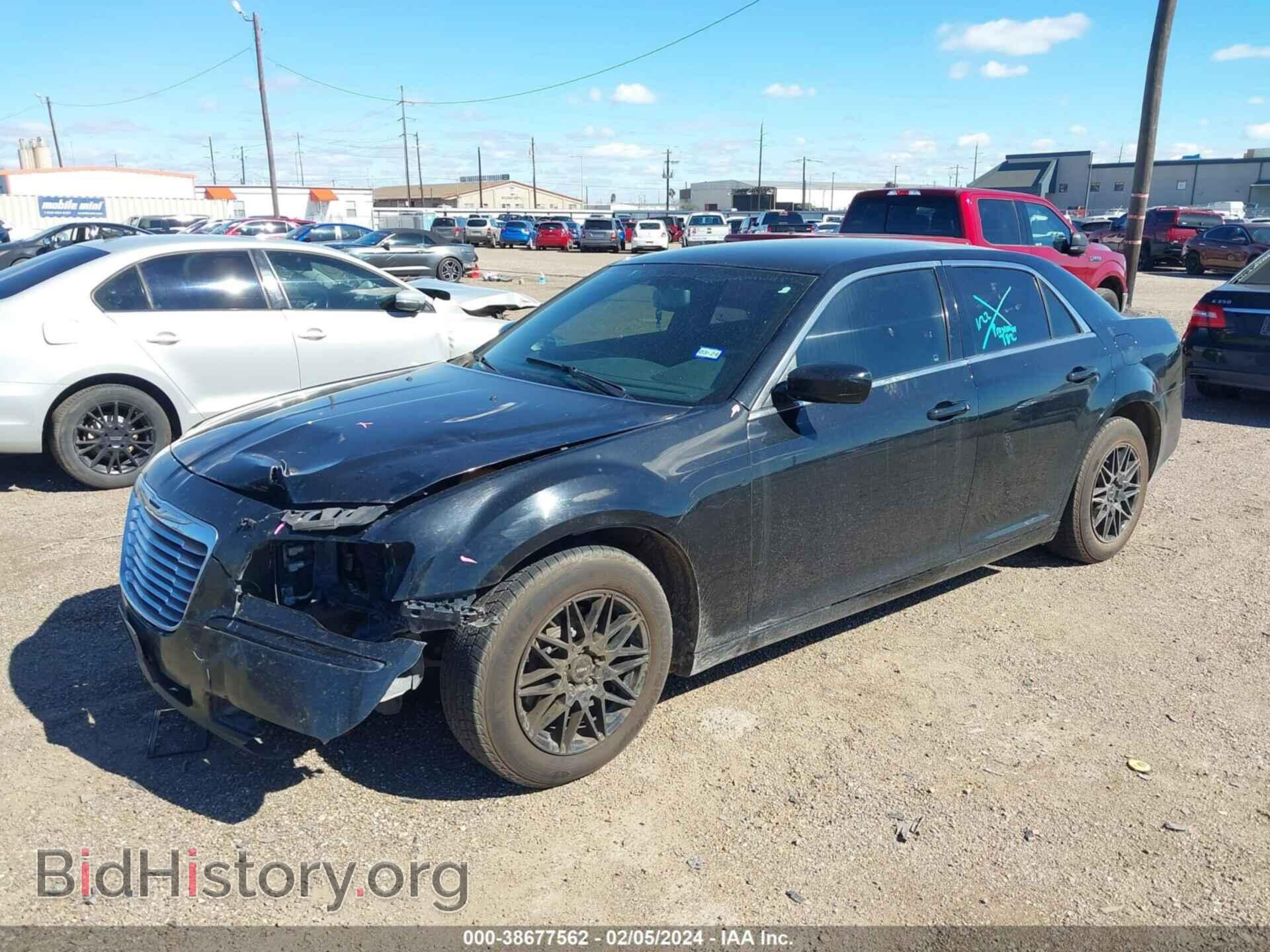 2014 CHRYSLER 300 - VIN: 2C3CCAAG6EH189833 - Фото 2