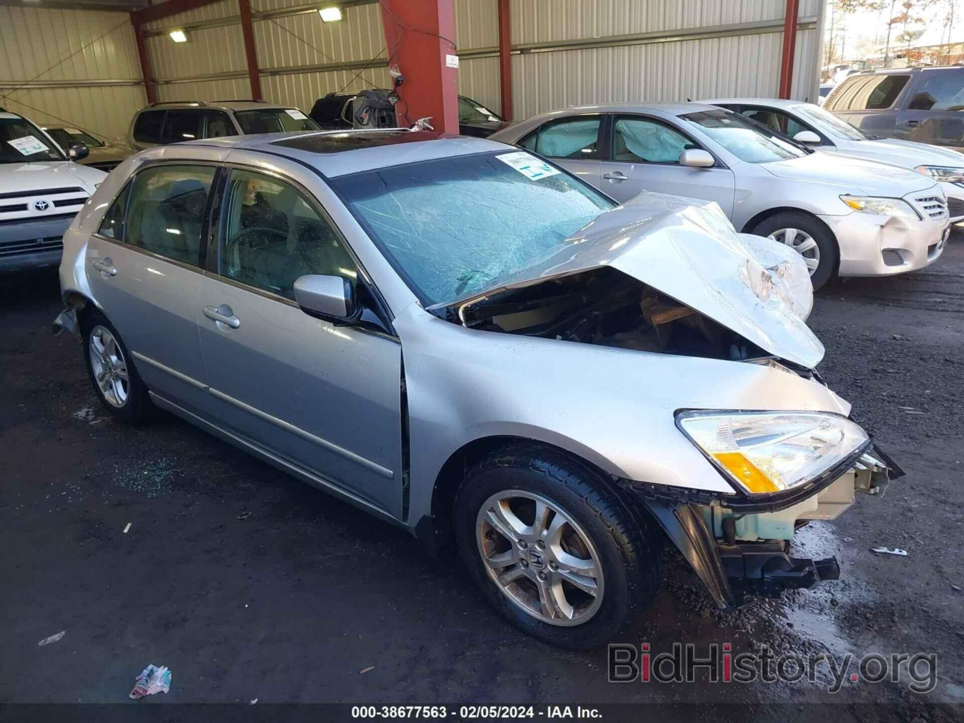 Photo 1HGCM56756A182589 - HONDA ACCORD 2006