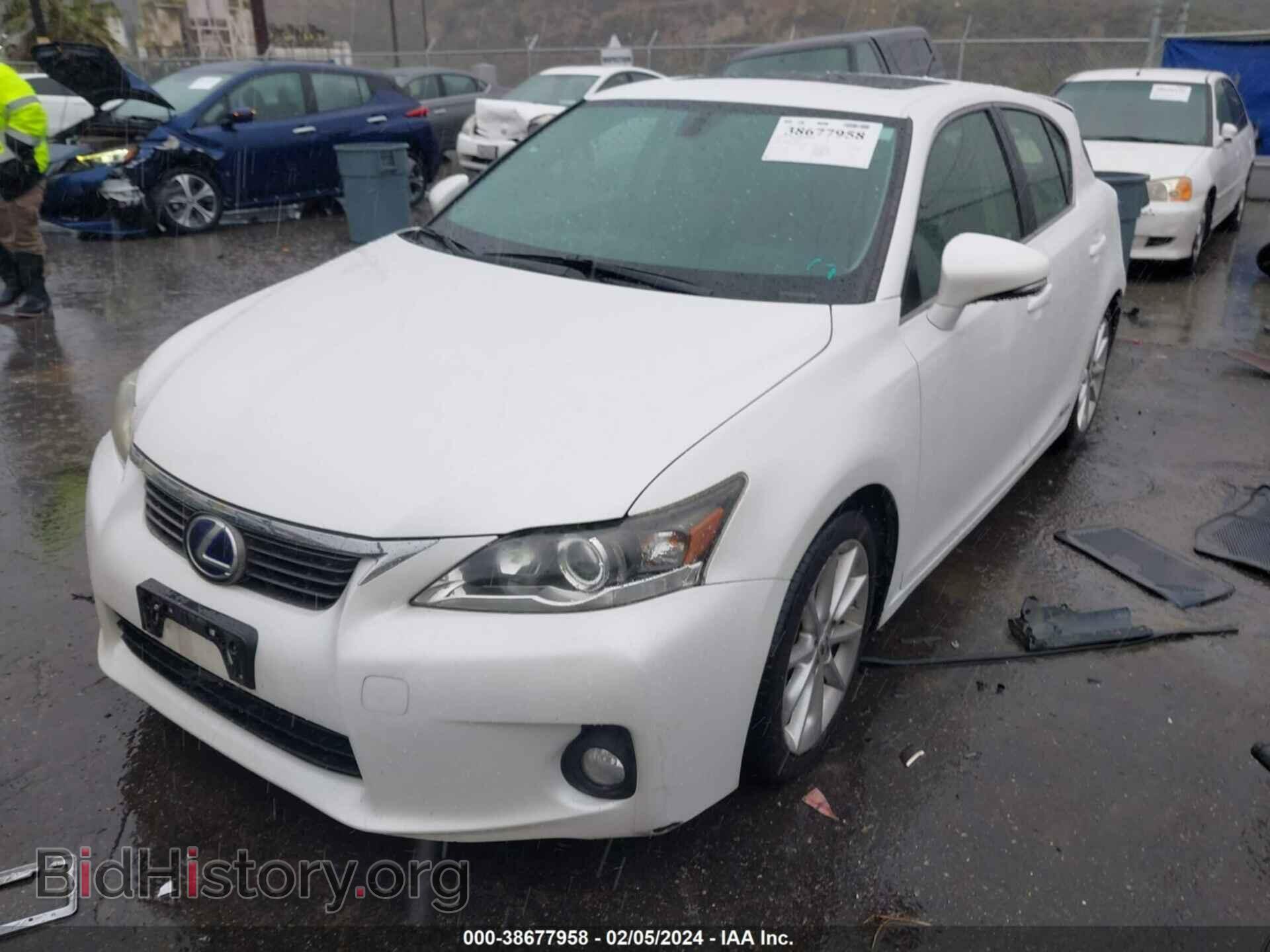 2011 LEXUS CT - VIN: JTHKD5BH2B2034136 - Фото 2